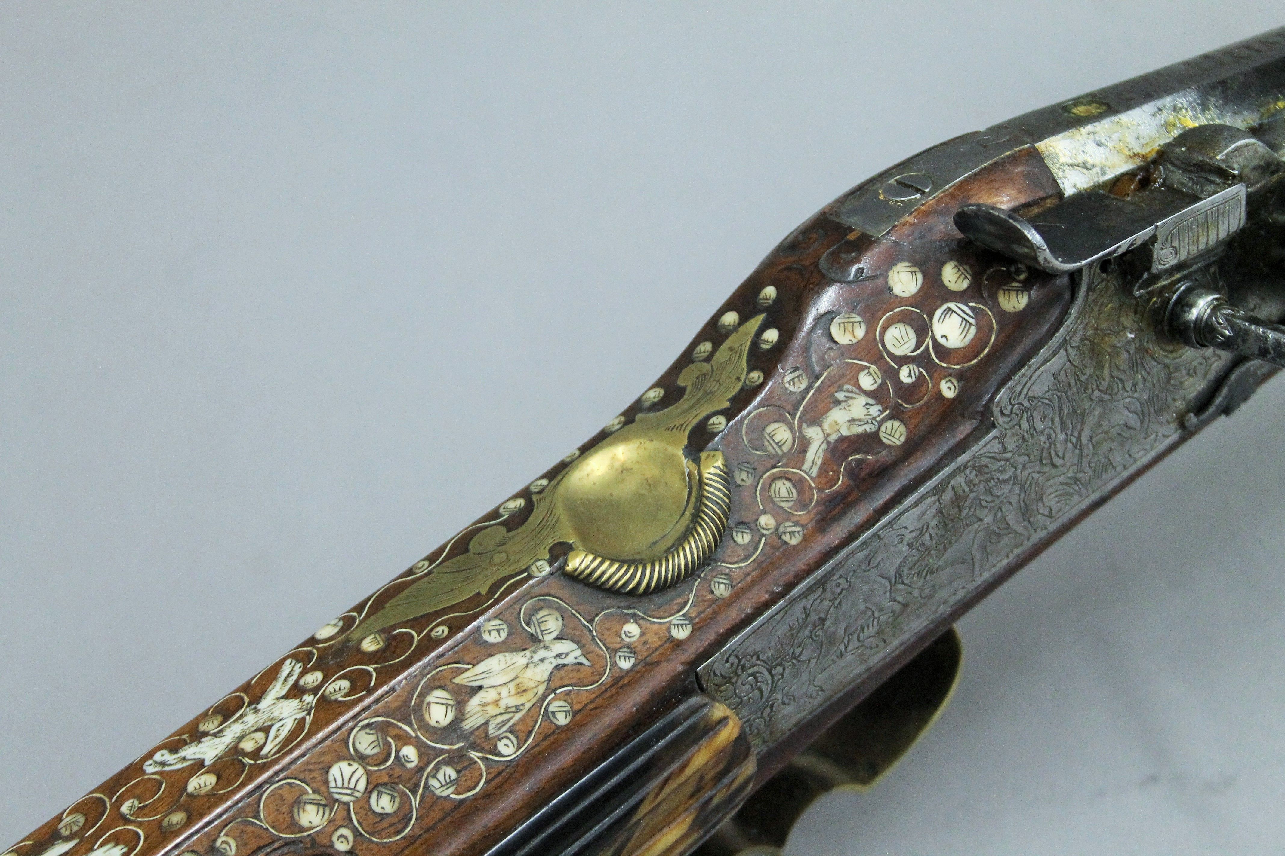 An antique Austrian wheel lock sporting rifle by Heinrich Aver. 117 cm long. - Image 5 of 14