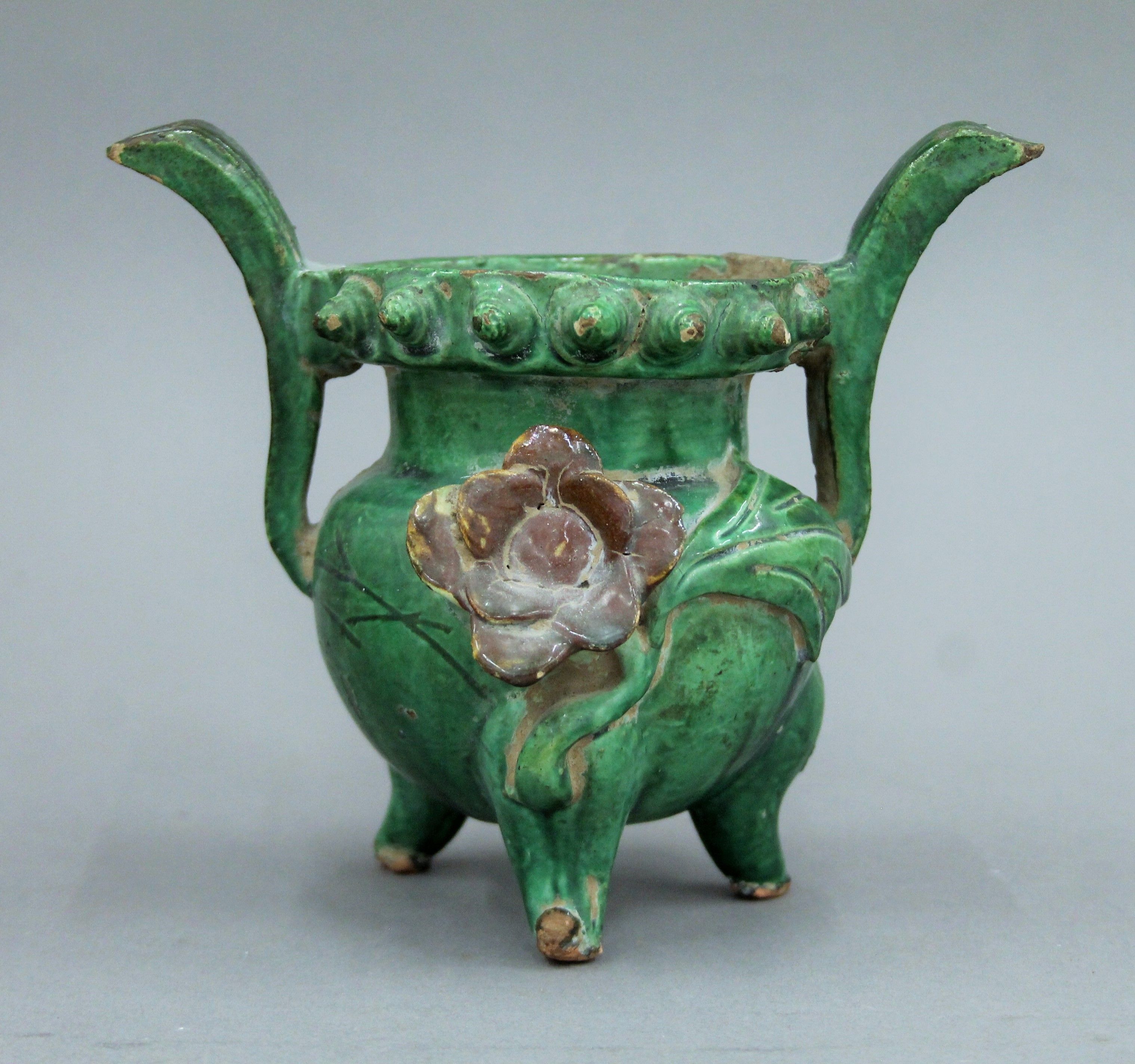 A Chinese green and brown glazed pottery censer. 14.5 cm high. - Image 2 of 5