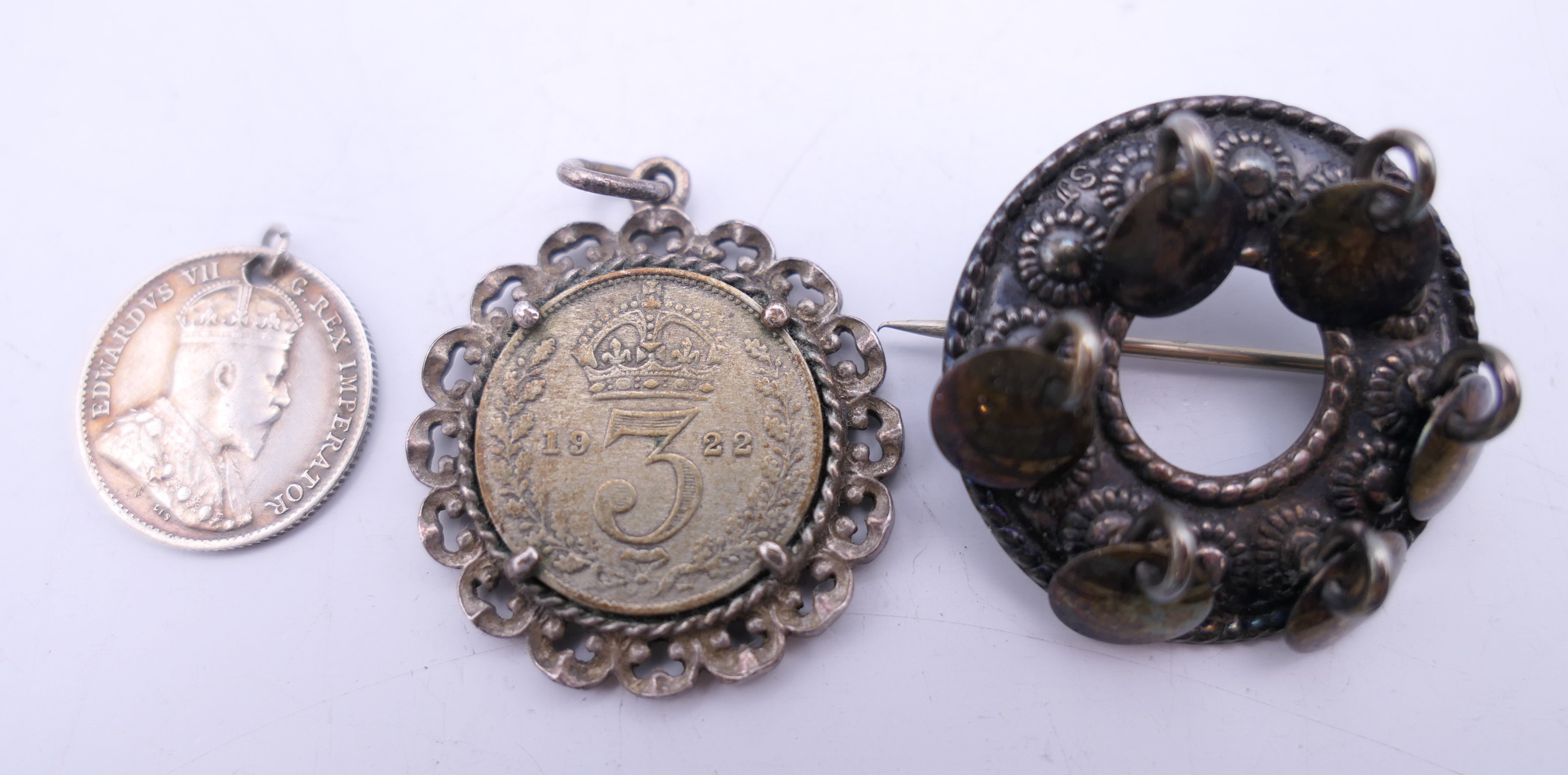 A quantity of silver jewellery. 19.7 grammes total weight. - Image 4 of 7