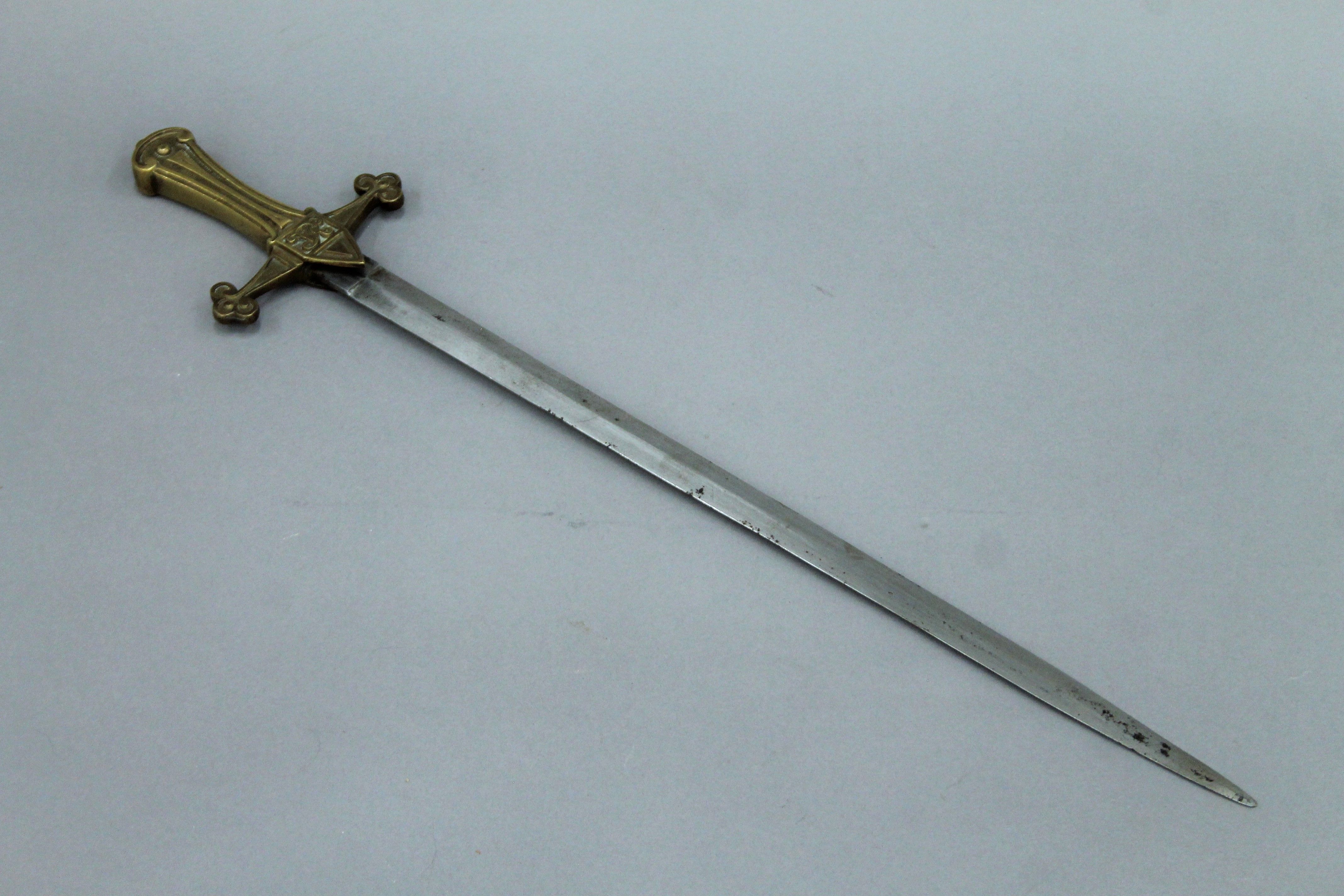 A Victorian short sword in scabbard. 64.5 cm long. - Image 3 of 7
