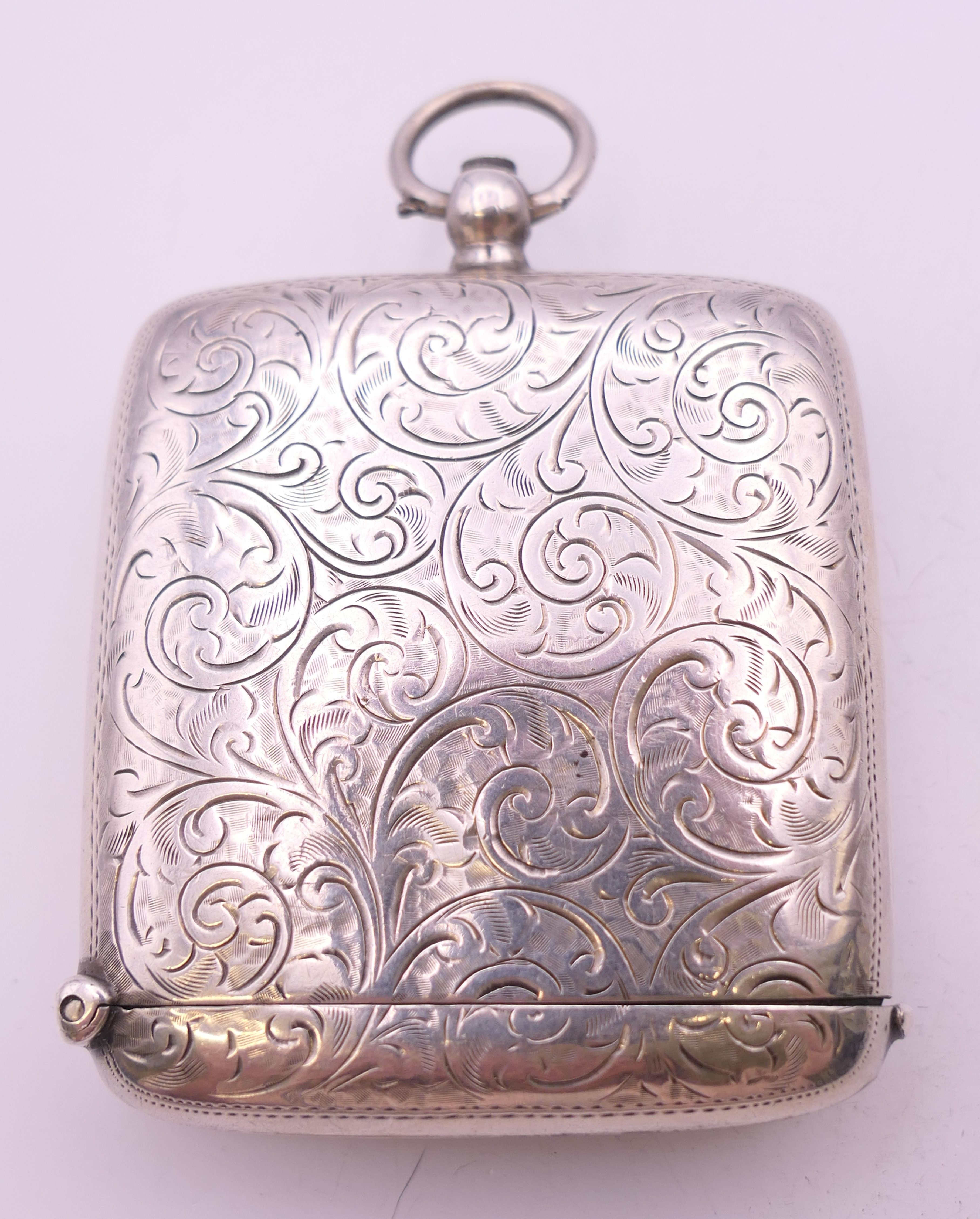 An Edwardian silver vesta/double sovereign case, Birmingham 1909. 5 cm wide. 63.2 grammes. - Image 2 of 9