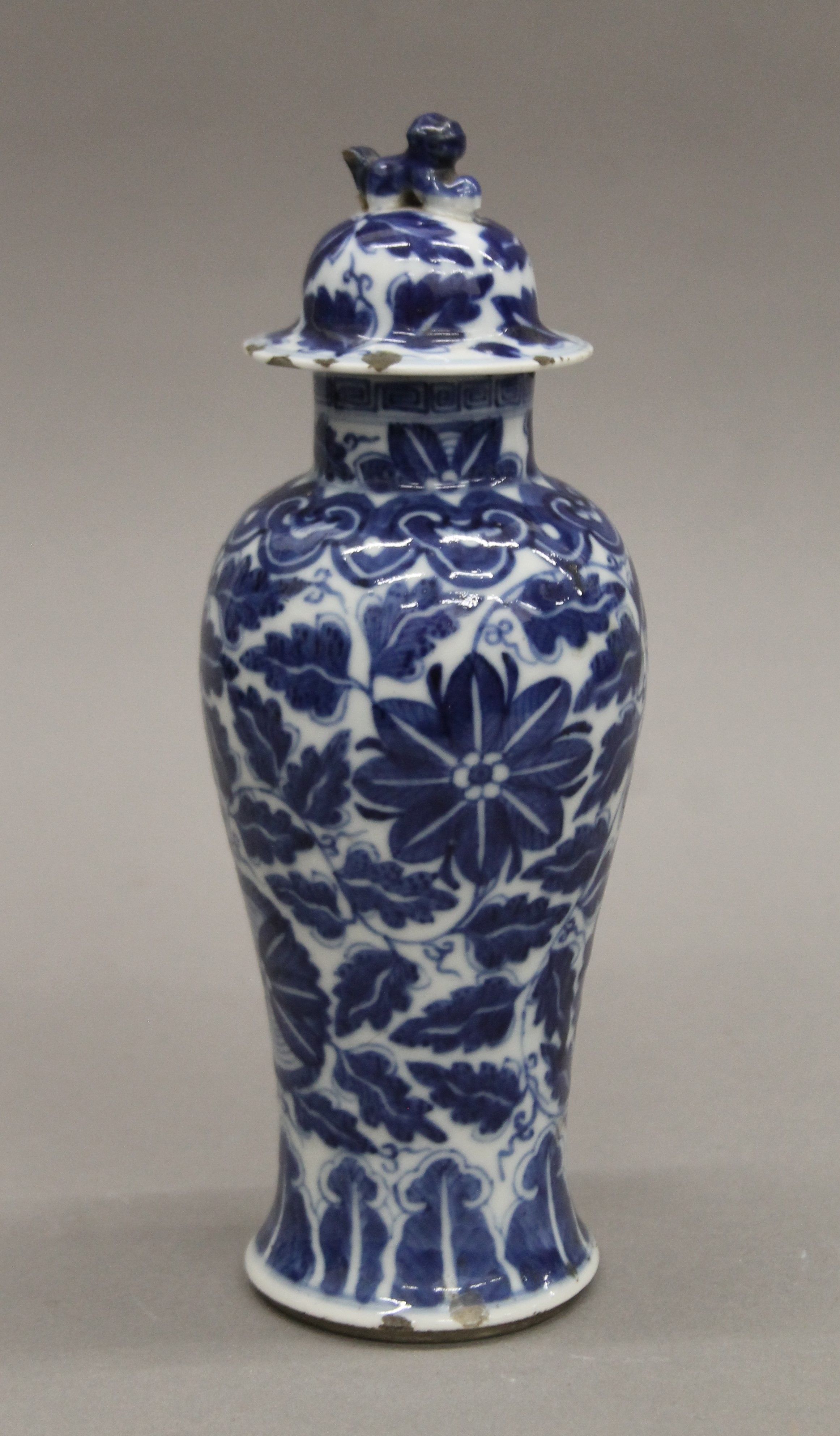 Two 19th century Chinese blue and white porcelain vases. The largest 22 cm high. - Image 8 of 10