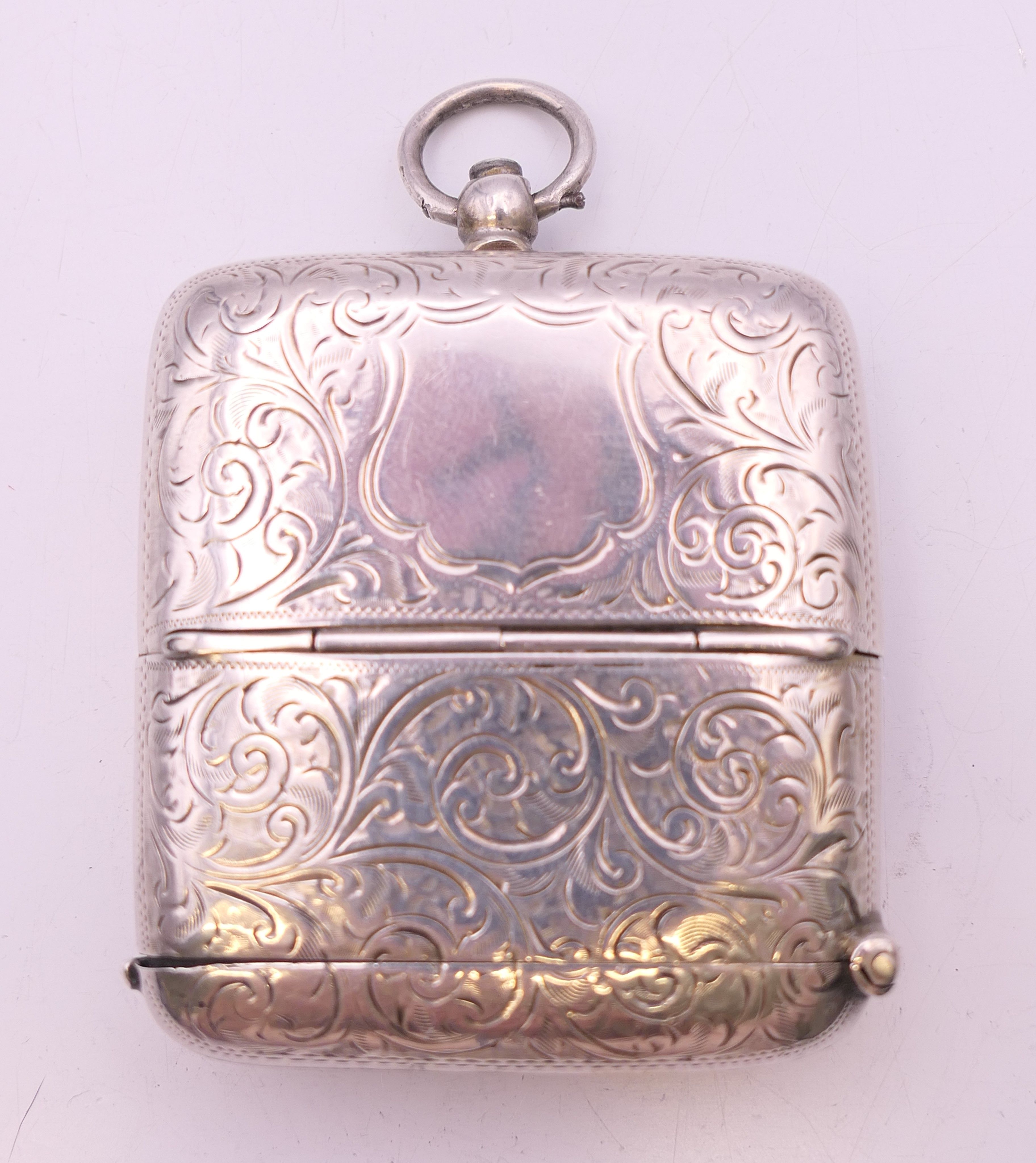 An Edwardian silver vesta/double sovereign case, Birmingham 1909. 5 cm wide. 63.2 grammes.