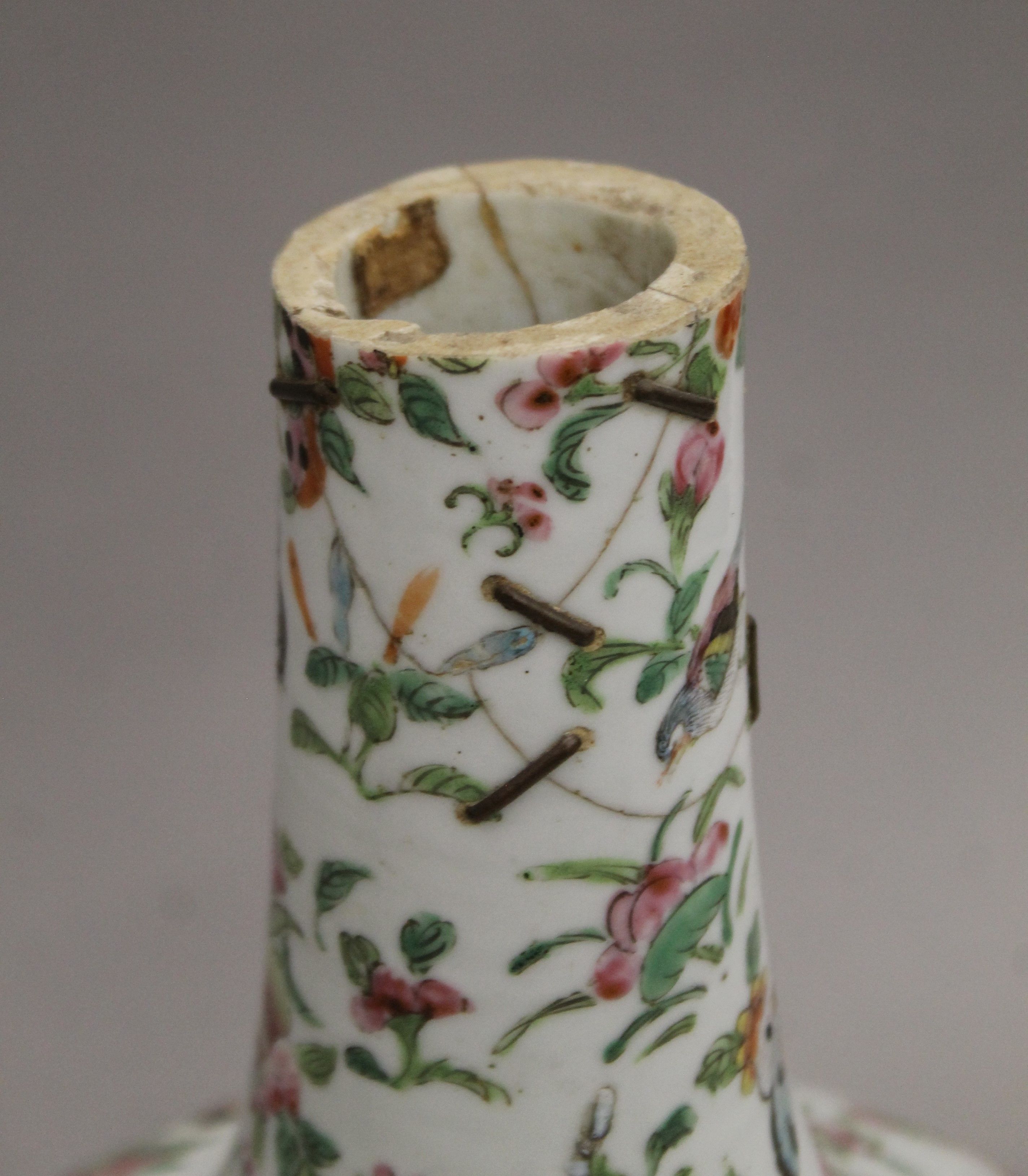 A quantity of antique Oriental vases and an 18th century mug. The largest 30 cm high. - Image 3 of 72