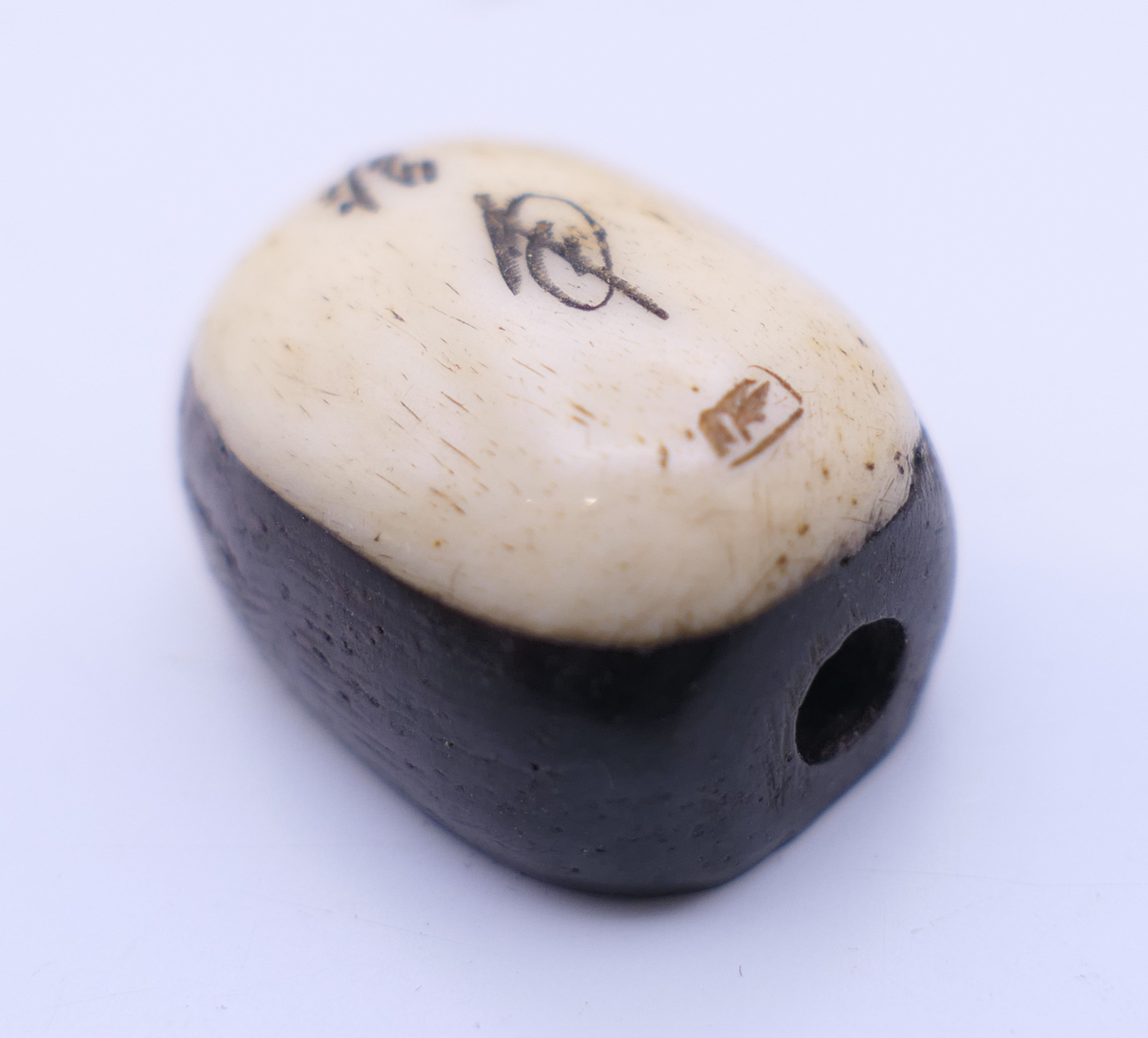 A Japanese inro. 8 cm wide. - Image 10 of 11