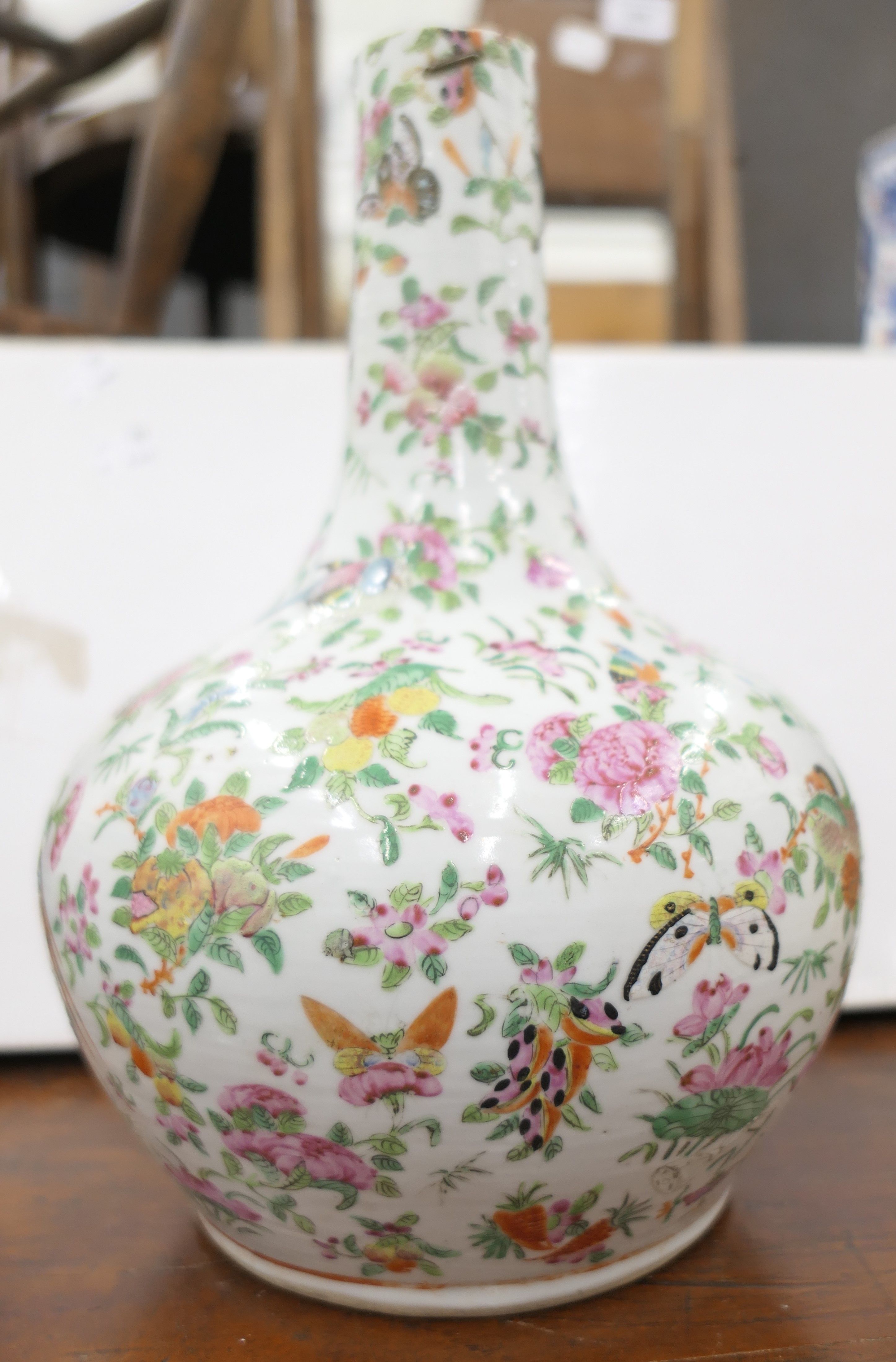 A quantity of antique Oriental vases and an 18th century mug. The largest 30 cm high. - Image 43 of 72