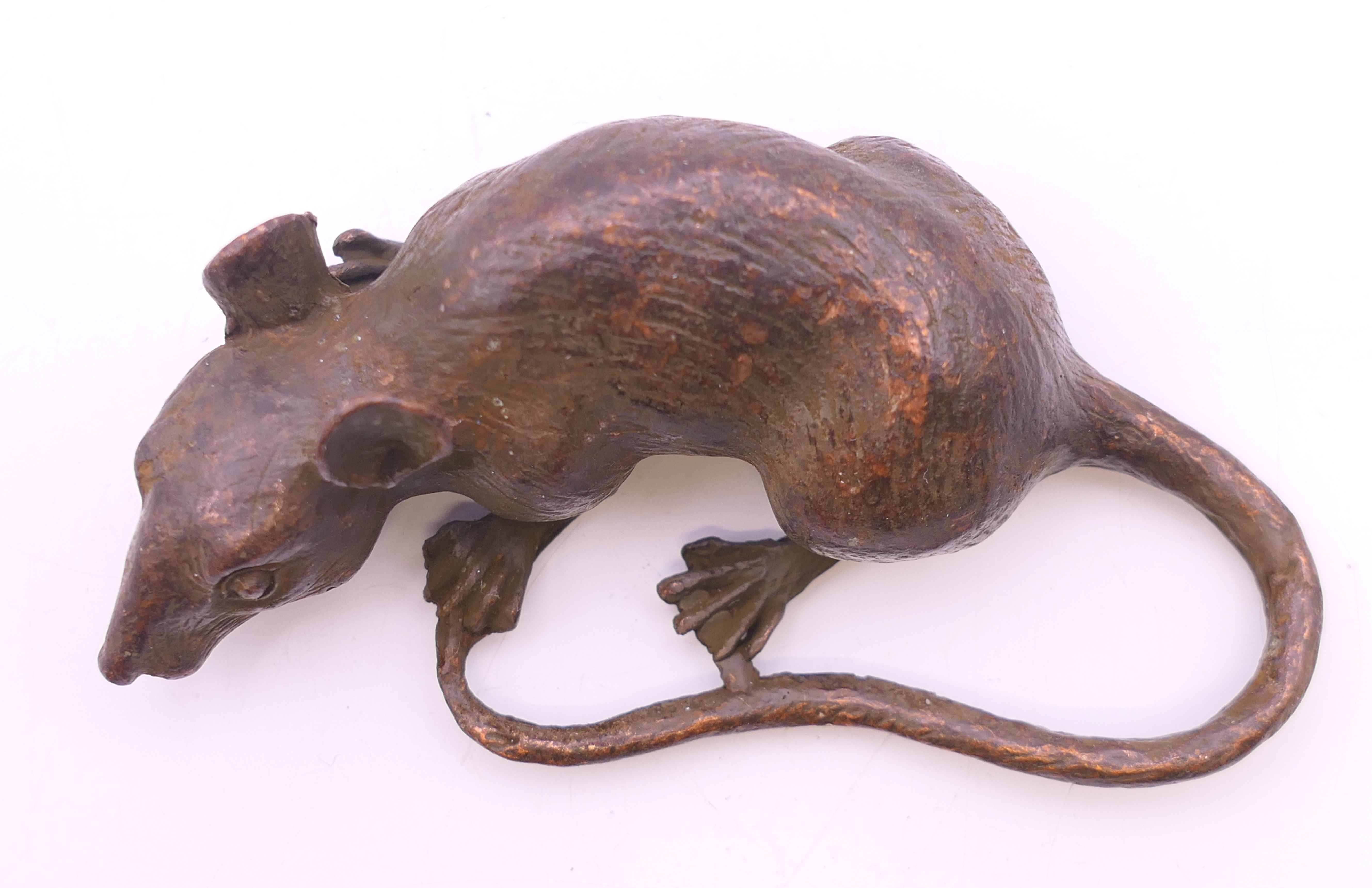 A bronze model of a rat. 8.5 cm long. - Image 2 of 4