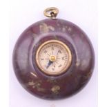 An agate fob centred with a compass. 3 cm high.