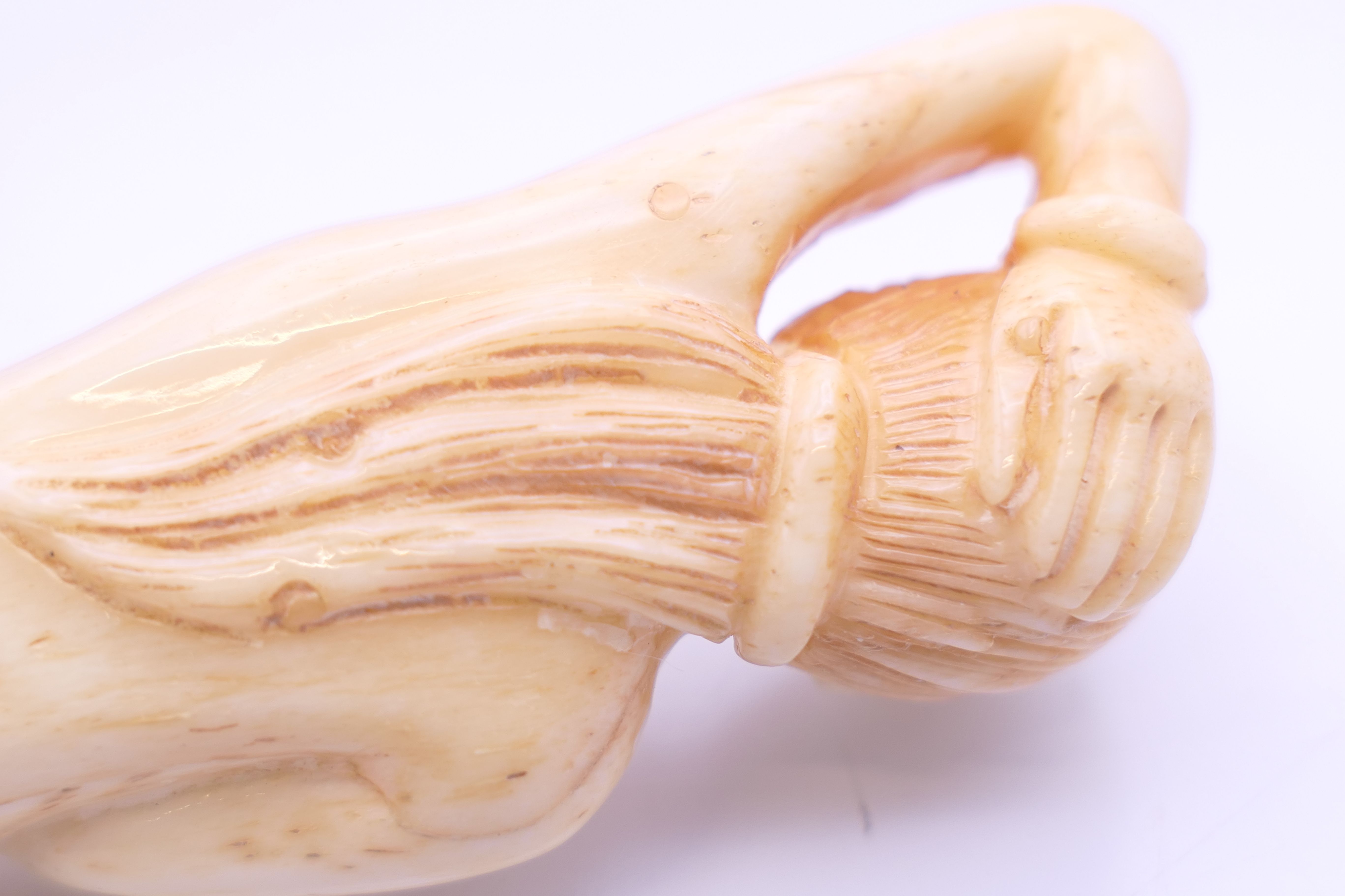 A bone model of a doctor's figure 12.5 cm long. - Image 3 of 5