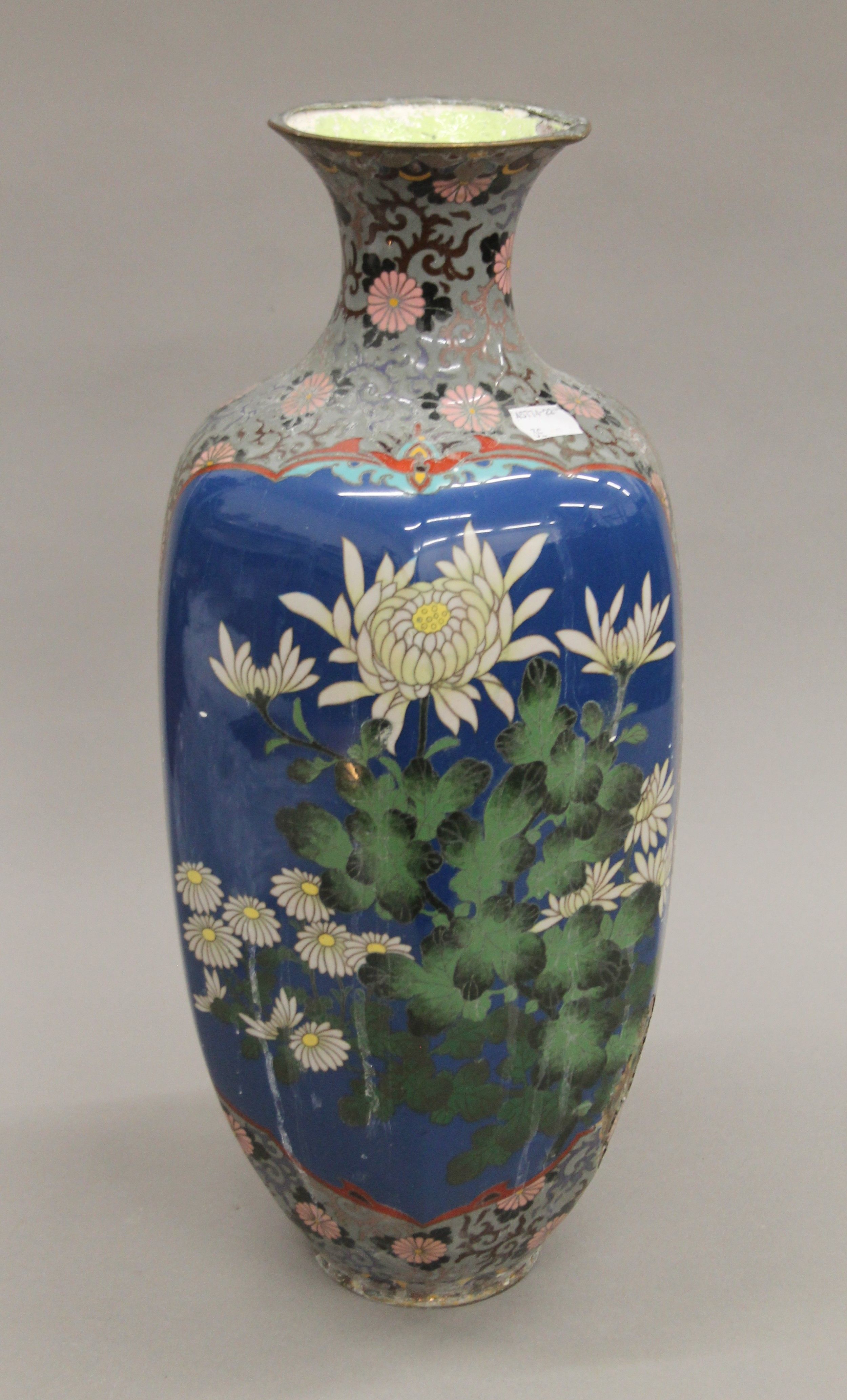 A quantity of antique Oriental vases and an 18th century mug. The largest 30 cm high. - Image 18 of 72