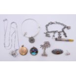 A quantity of various silver jewellery.