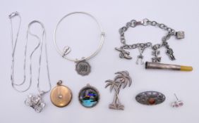A quantity of various silver jewellery.