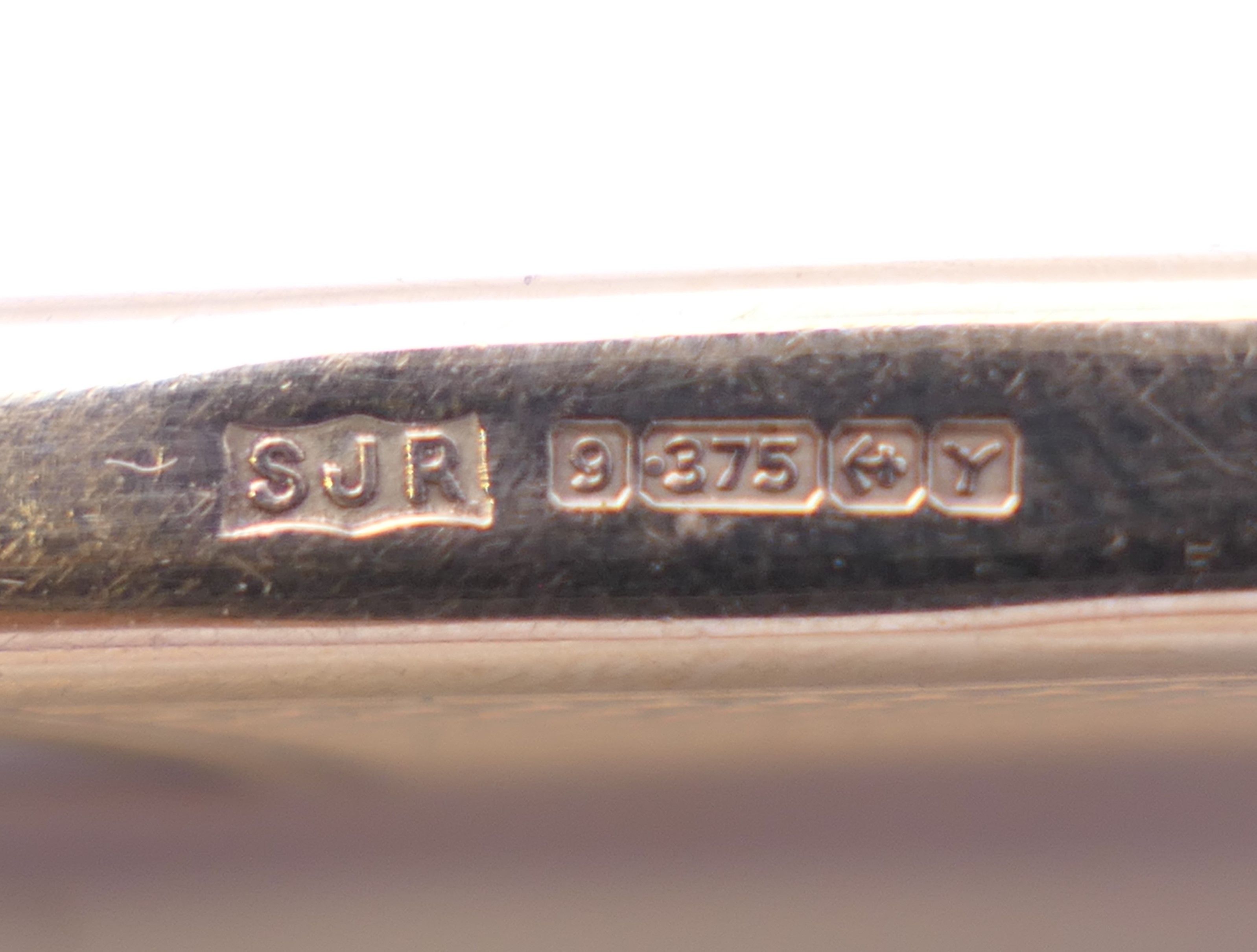 A 9 ct gold cigar piercer and cutter. 6 cm long. 14. - Image 5 of 6