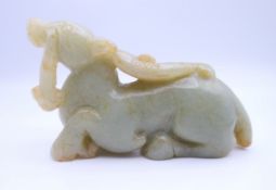A jade dog-of-fo. 8.5 cm long.