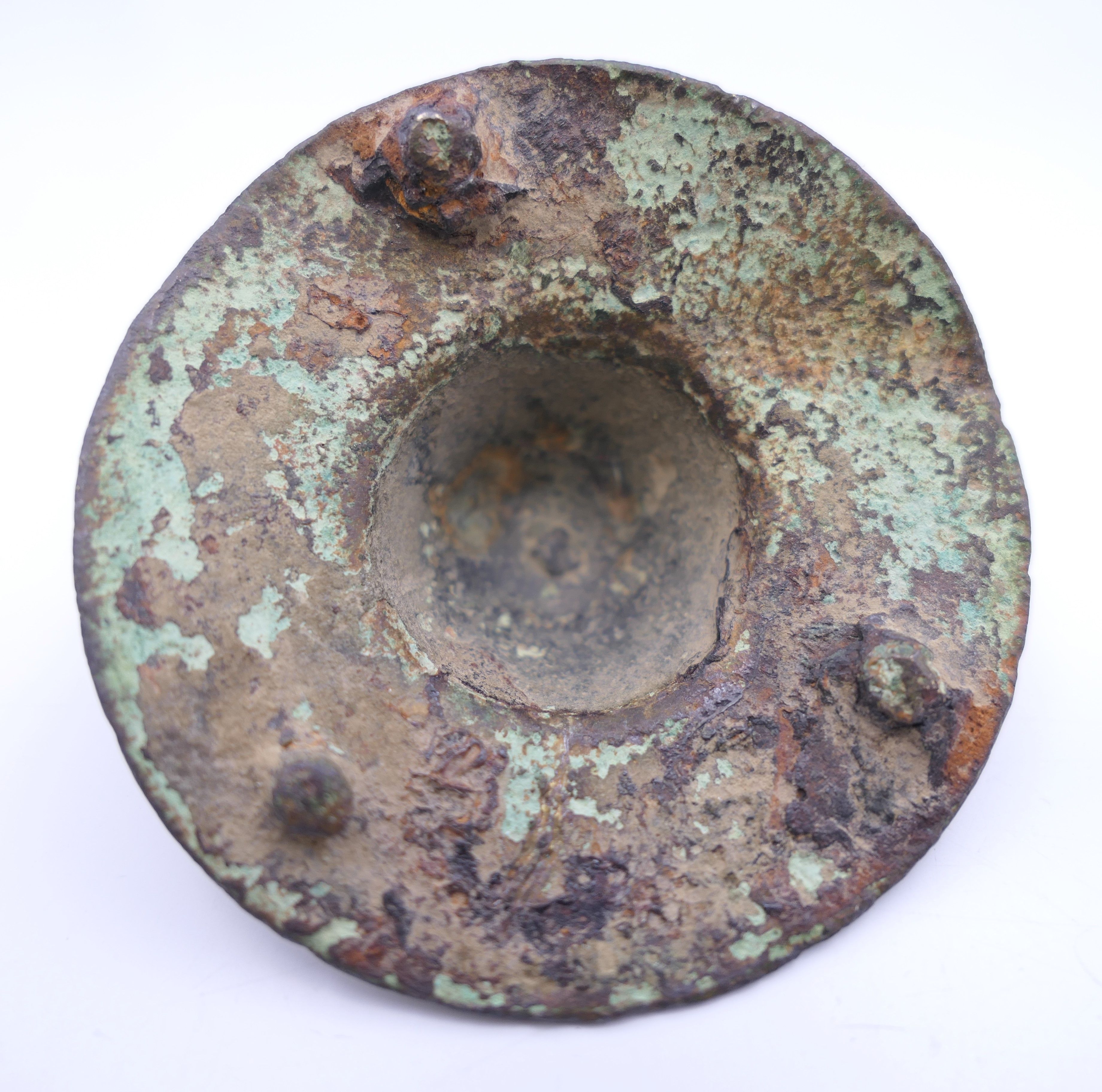 An antiquity, possibly Saxon clasp/shield boss. 5 cm diameter. - Image 4 of 6