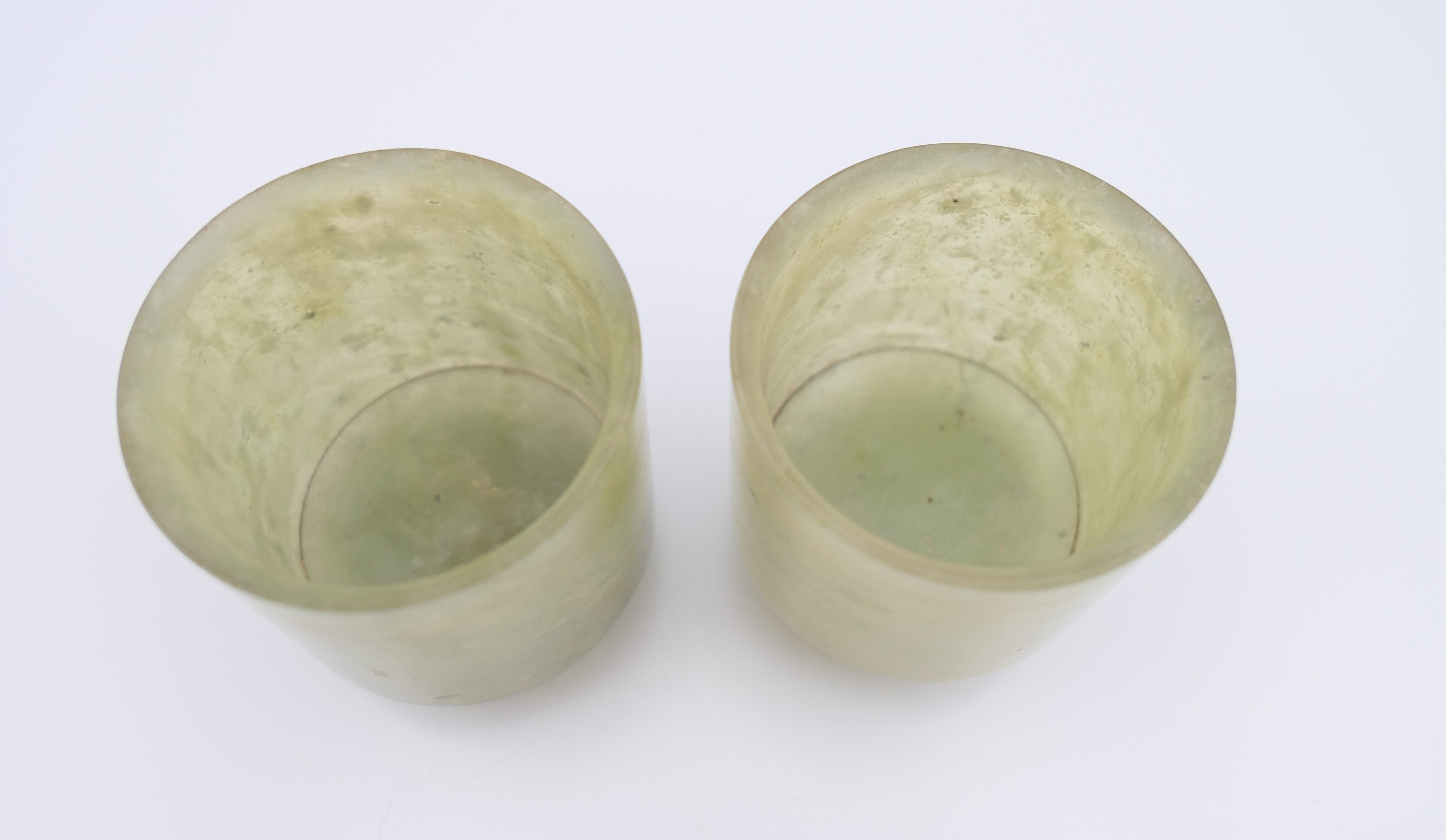 A pair of Chinese hardstone wine cups. 5.5 cm high. - Image 2 of 7