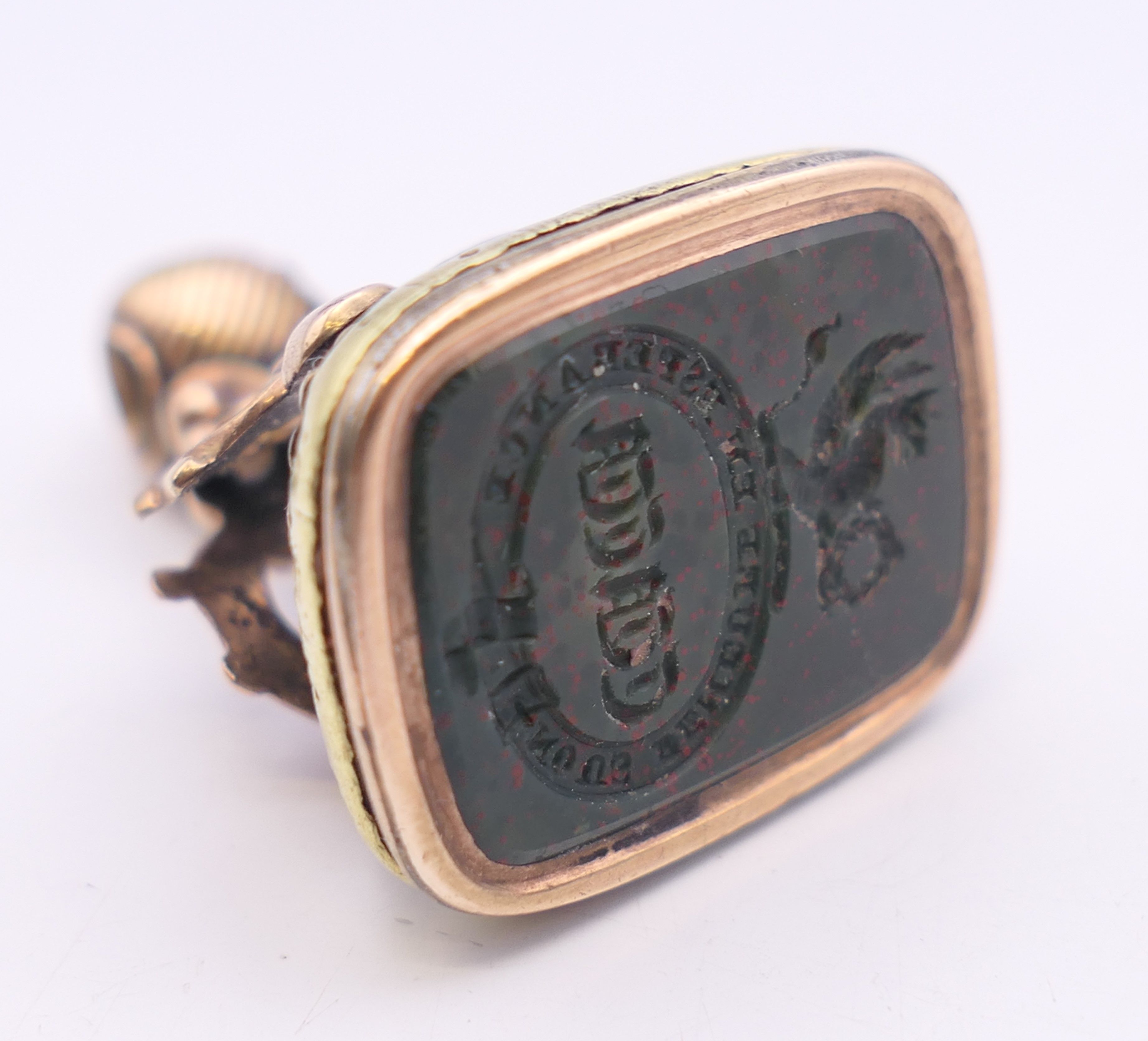 An 18 ct rose and yellow gold bloodstone fob seal. 3.5 cm high. 12.7 grammes total weight. - Image 6 of 6