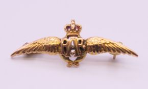 A 9 ct gold RAF Sweetheart brooch, hallmarked Birmingham. 3.25 cm wide. 1.9 grammes.