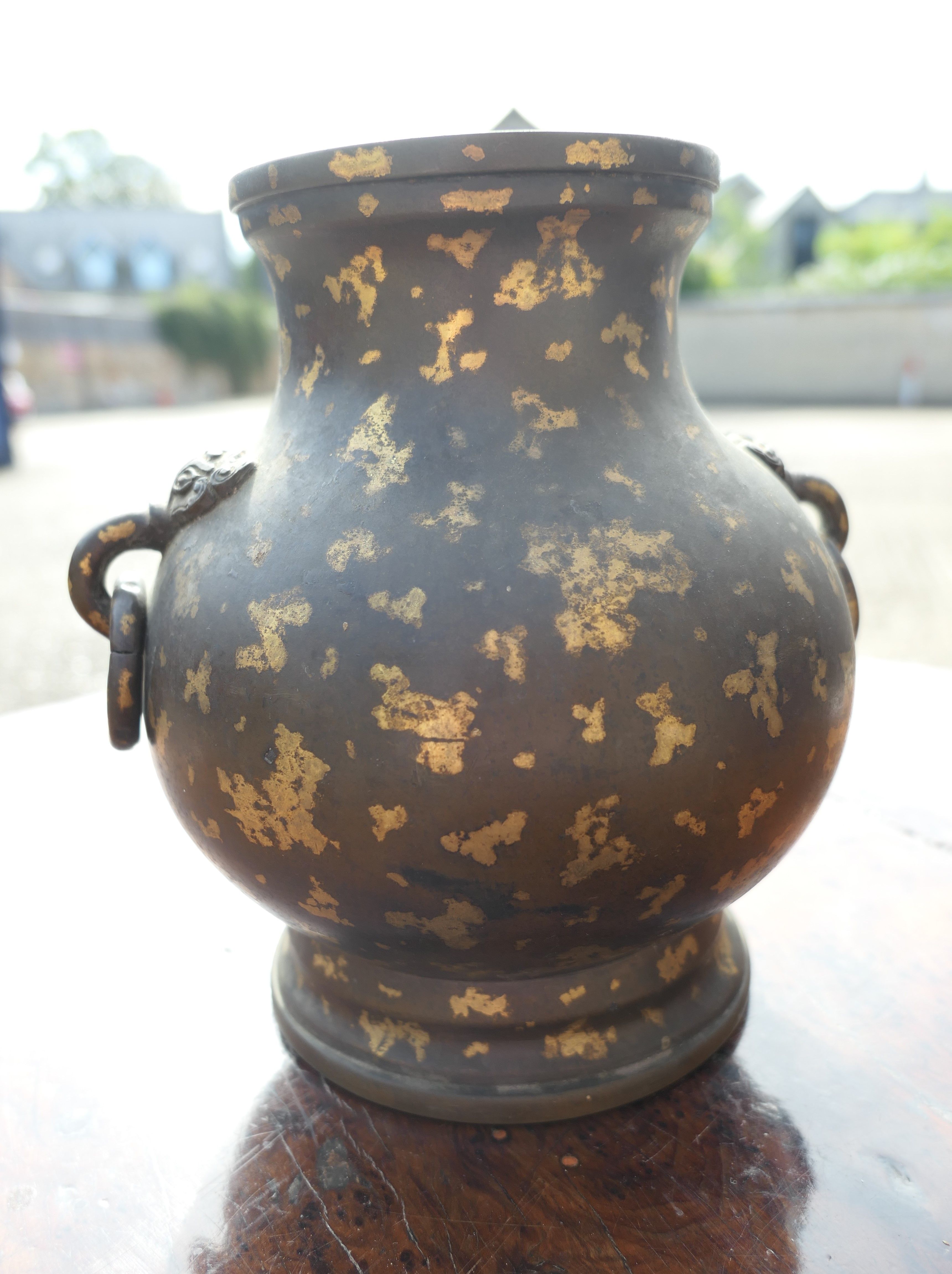 A Chinese gold splash bronze twin handled vase, possibly 18th/19th century, - Image 6 of 17