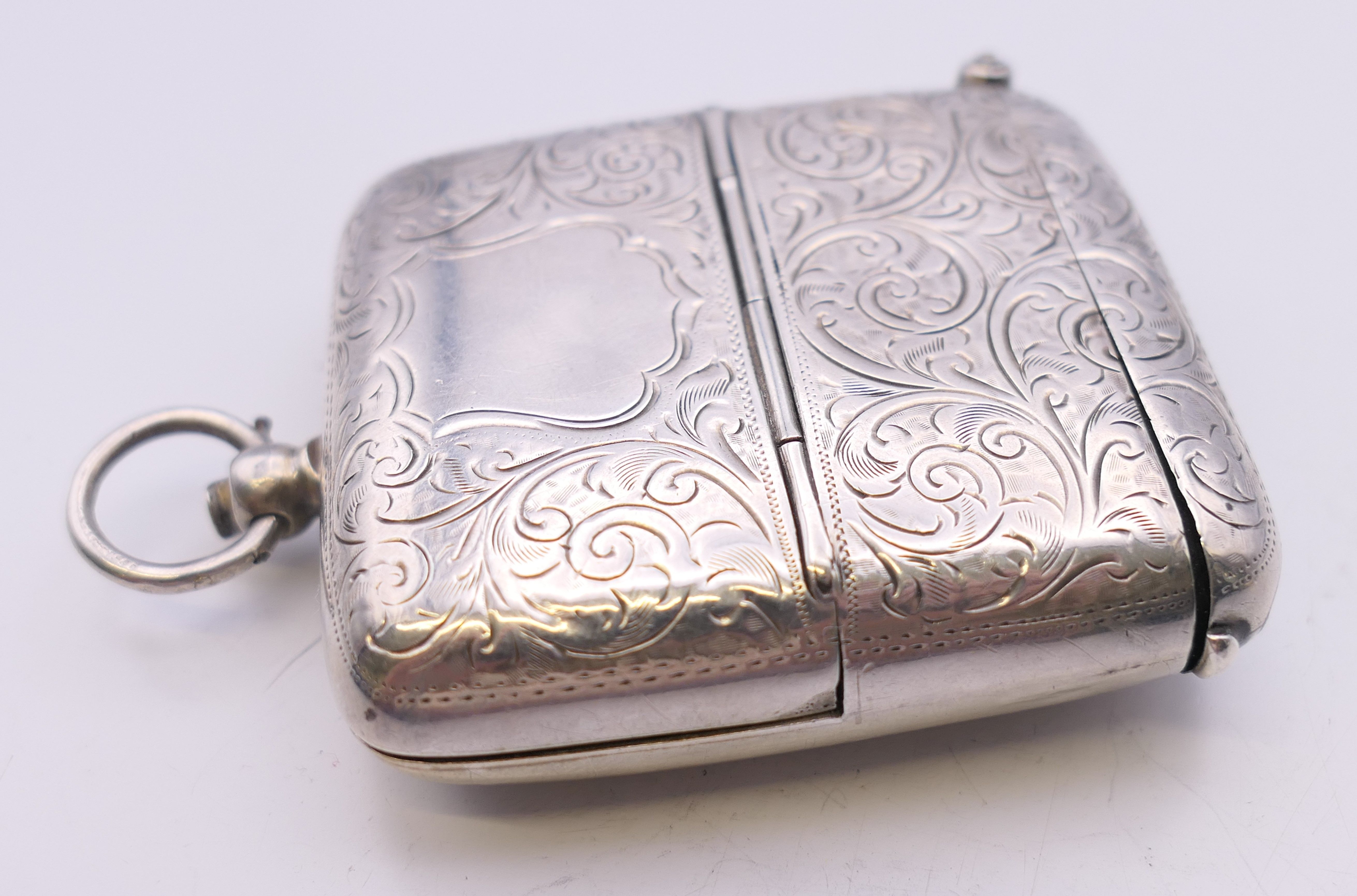 An Edwardian silver vesta/double sovereign case, Birmingham 1909. 5 cm wide. 63.2 grammes. - Image 4 of 9