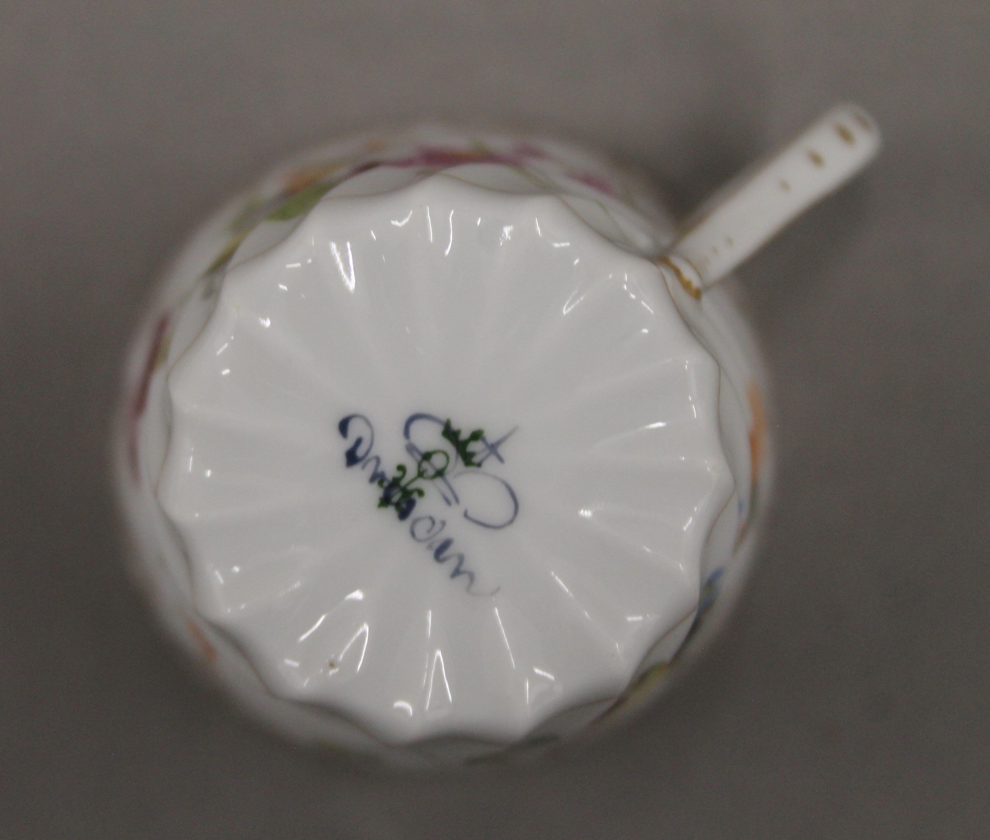 A quantity of Dresden and Vienna porcelain cups and saucers. - Image 12 of 12