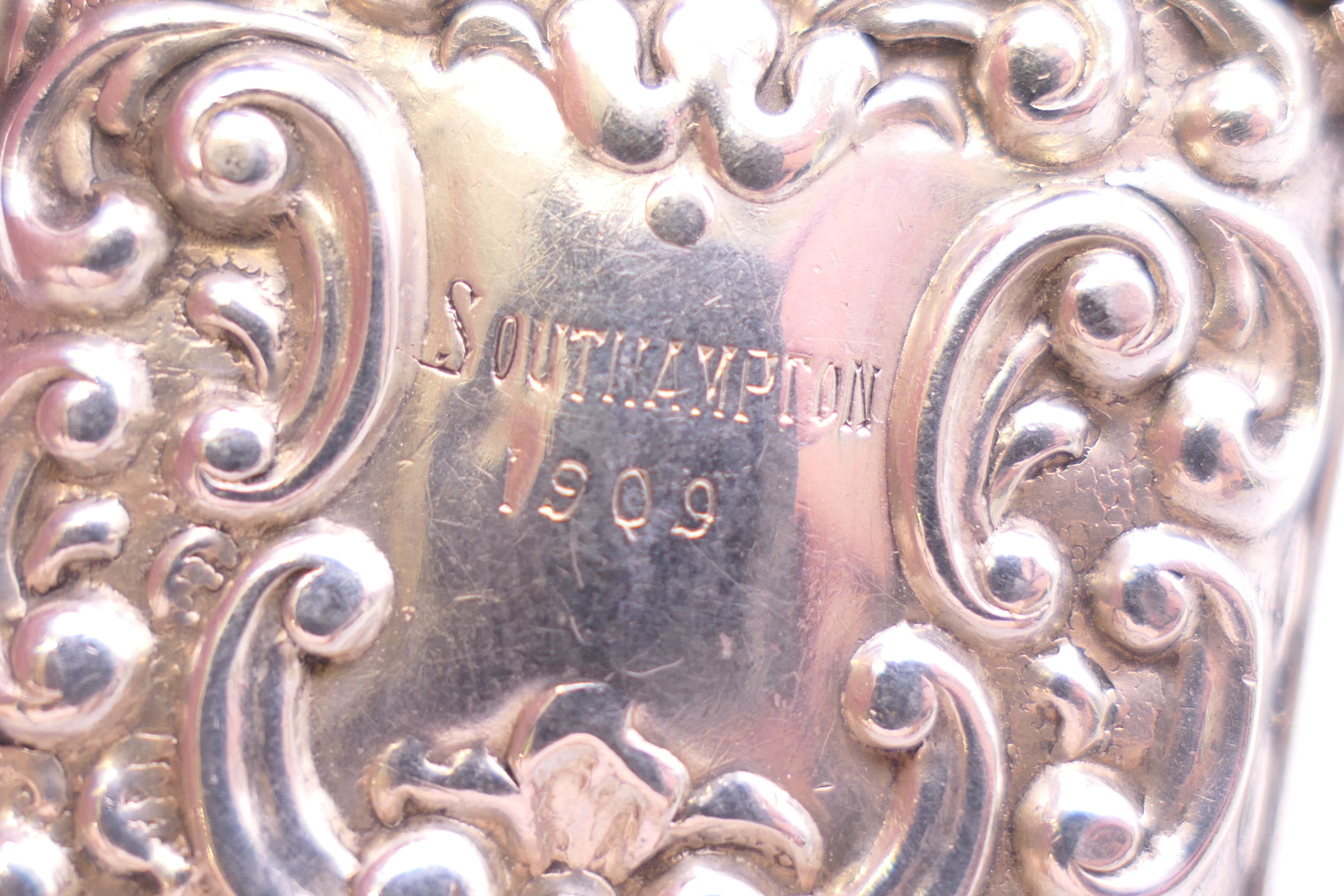 An Edwardian silver vesta case inscribed with 'Southampton 1909 P.T.C. - Image 3 of 7
