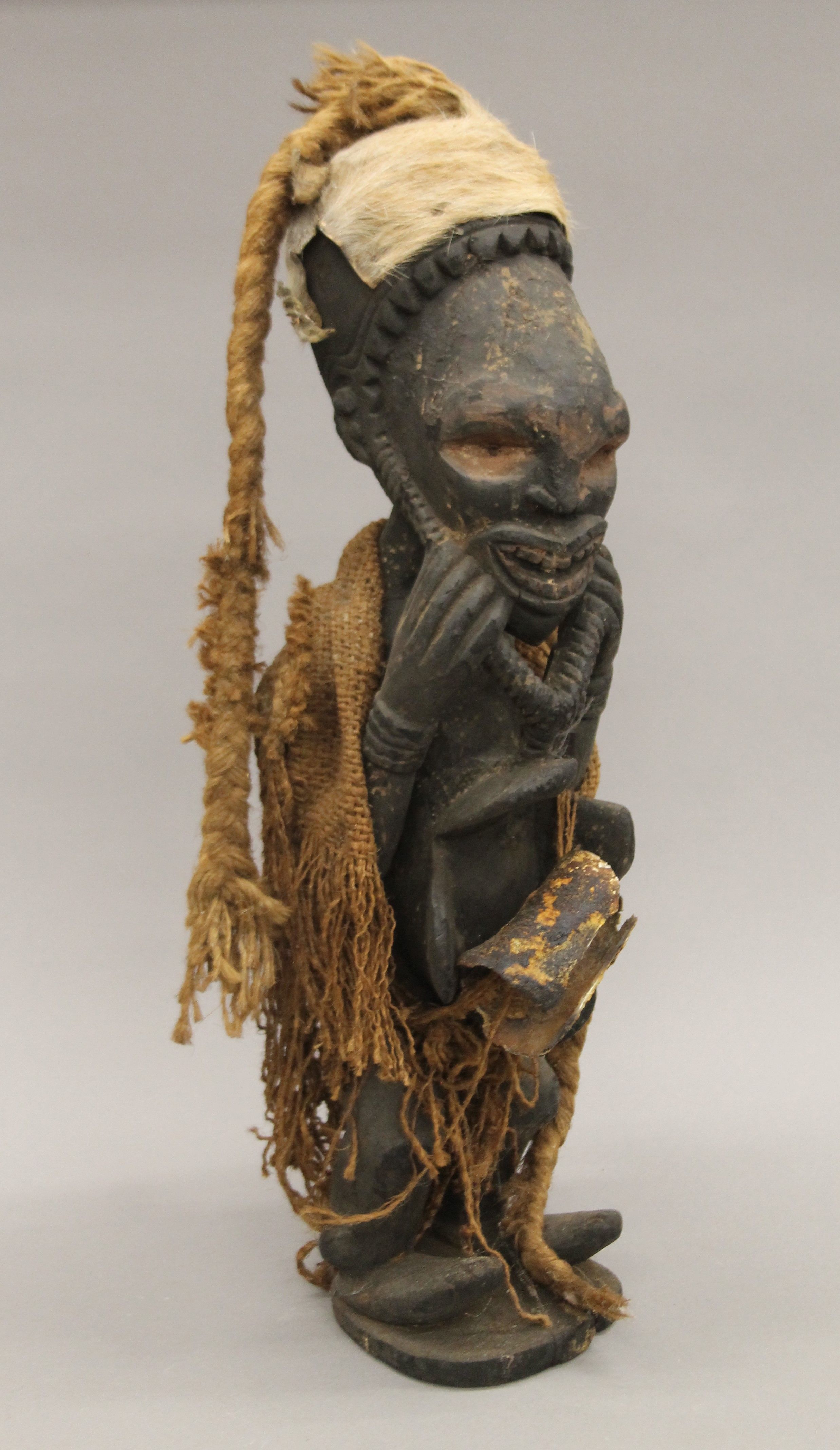 An African tribal wooden figure. 56 cm high. - Image 3 of 5