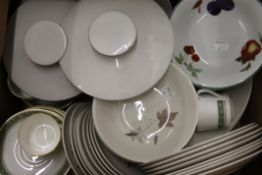 A quantity of various dinner wares, including Royal Worcester.