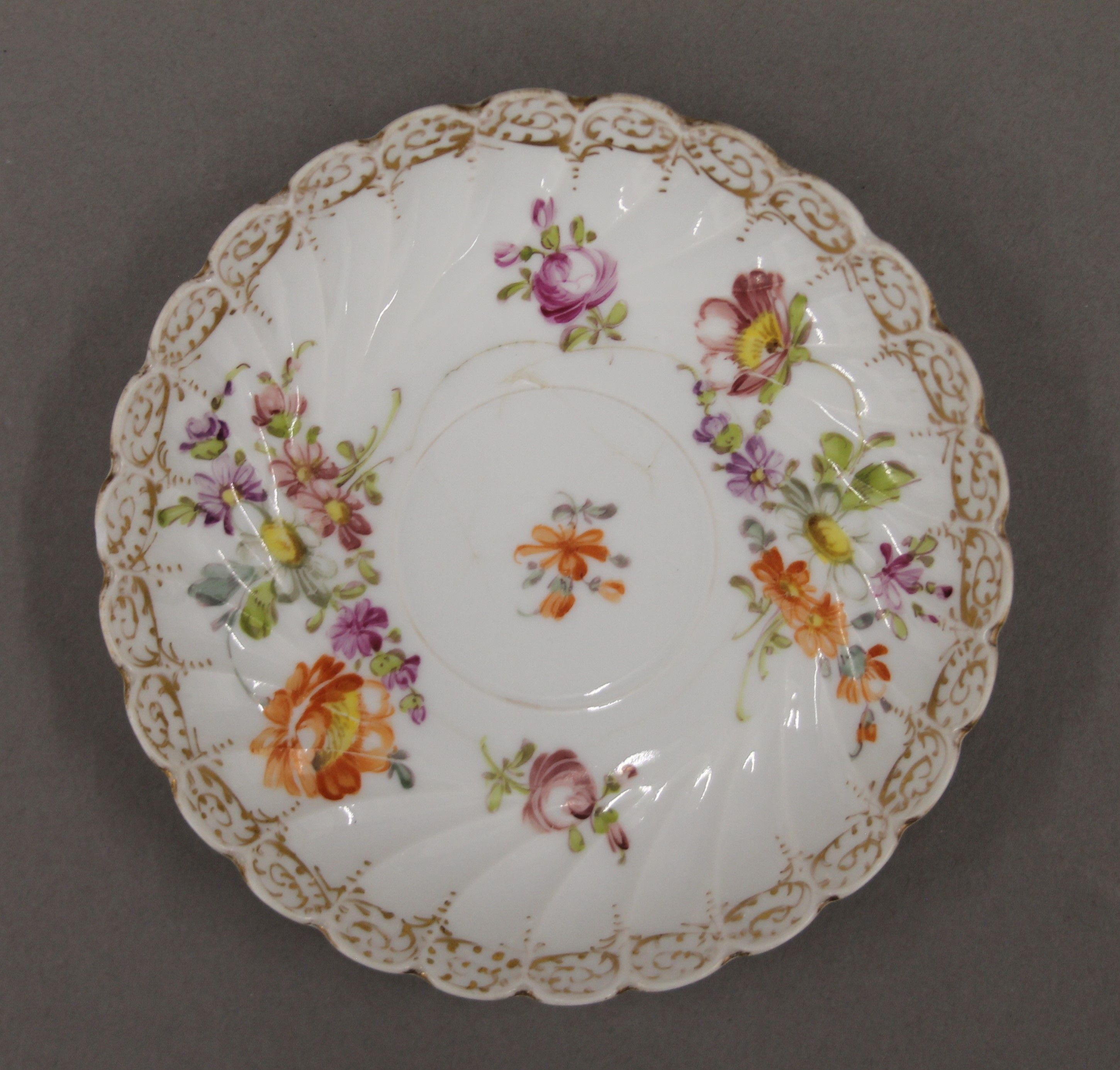 A quantity of Dresden and Vienna porcelain cups and saucers. - Image 10 of 12