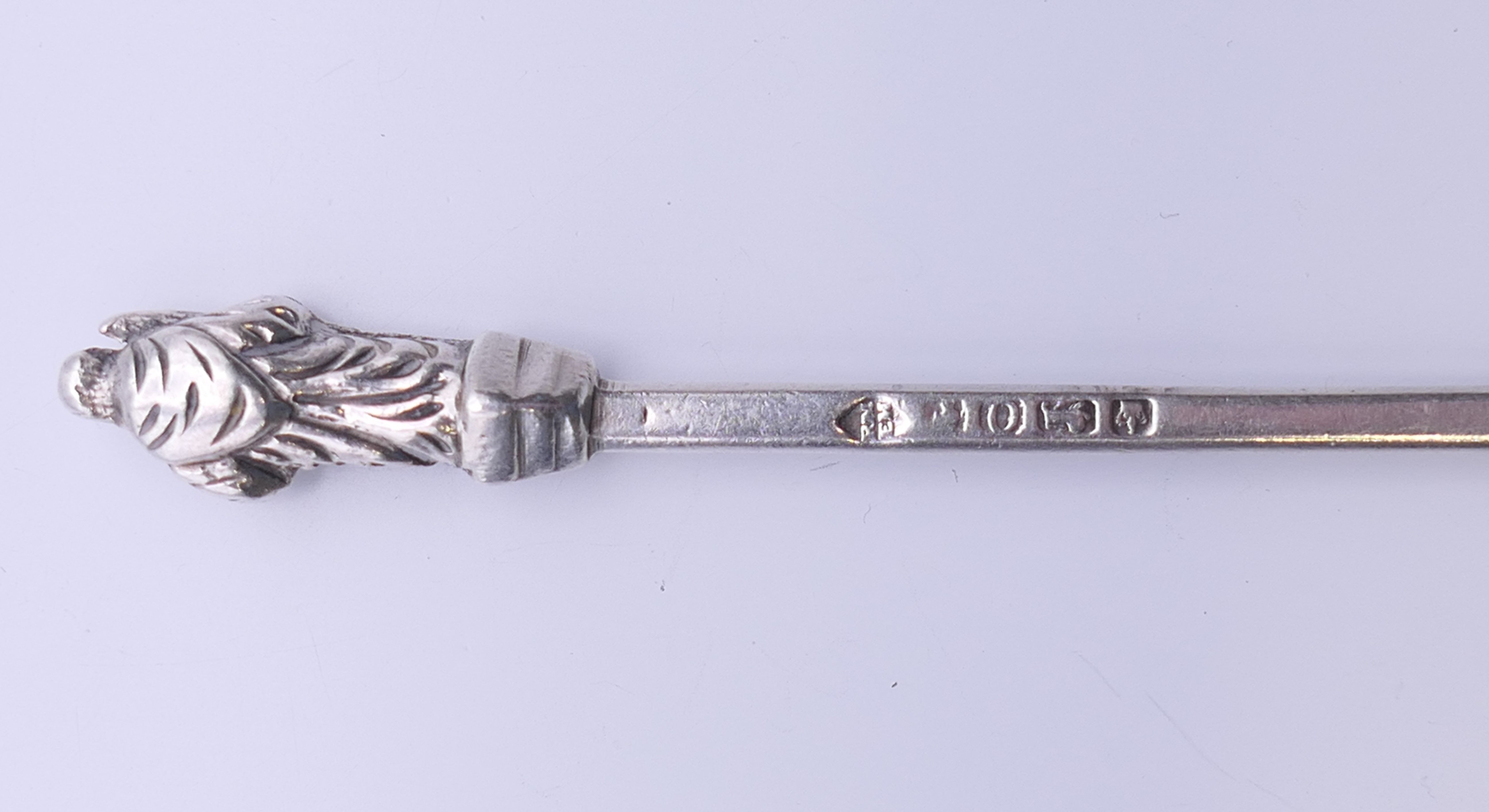 Nine silver Apostle teaspoons. Each 11.5 cm high. 126.8 grammes. - Image 5 of 5