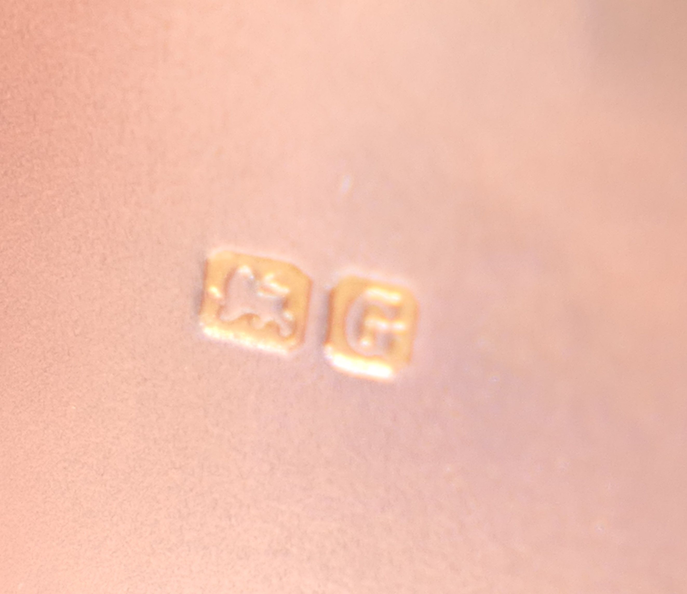 A Victorian silver vesta/single sovereign case, inscribed T H SILK, Chester 1890. 6.5 cm wide. 32. - Image 7 of 10