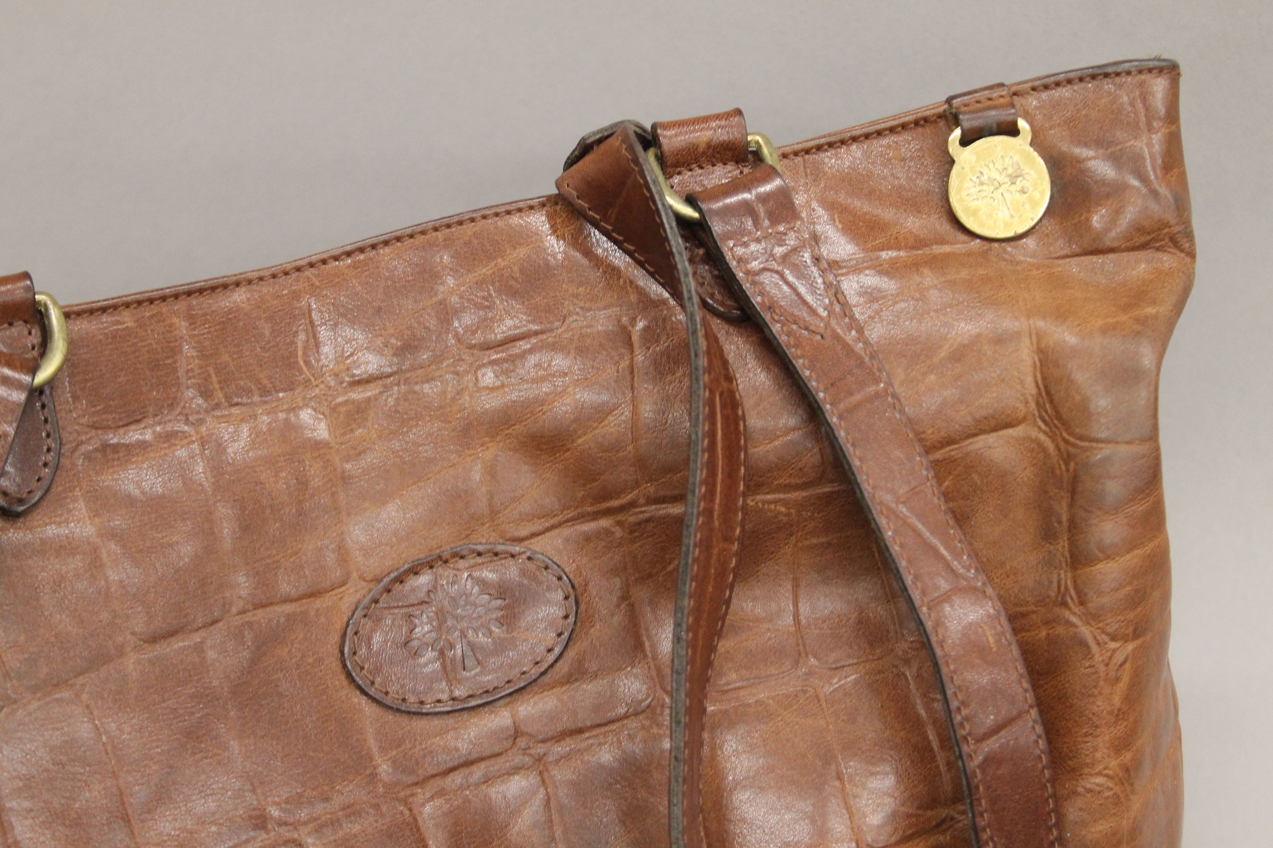 A Mulberry leather handbag. 37 cm wide. - Image 2 of 4