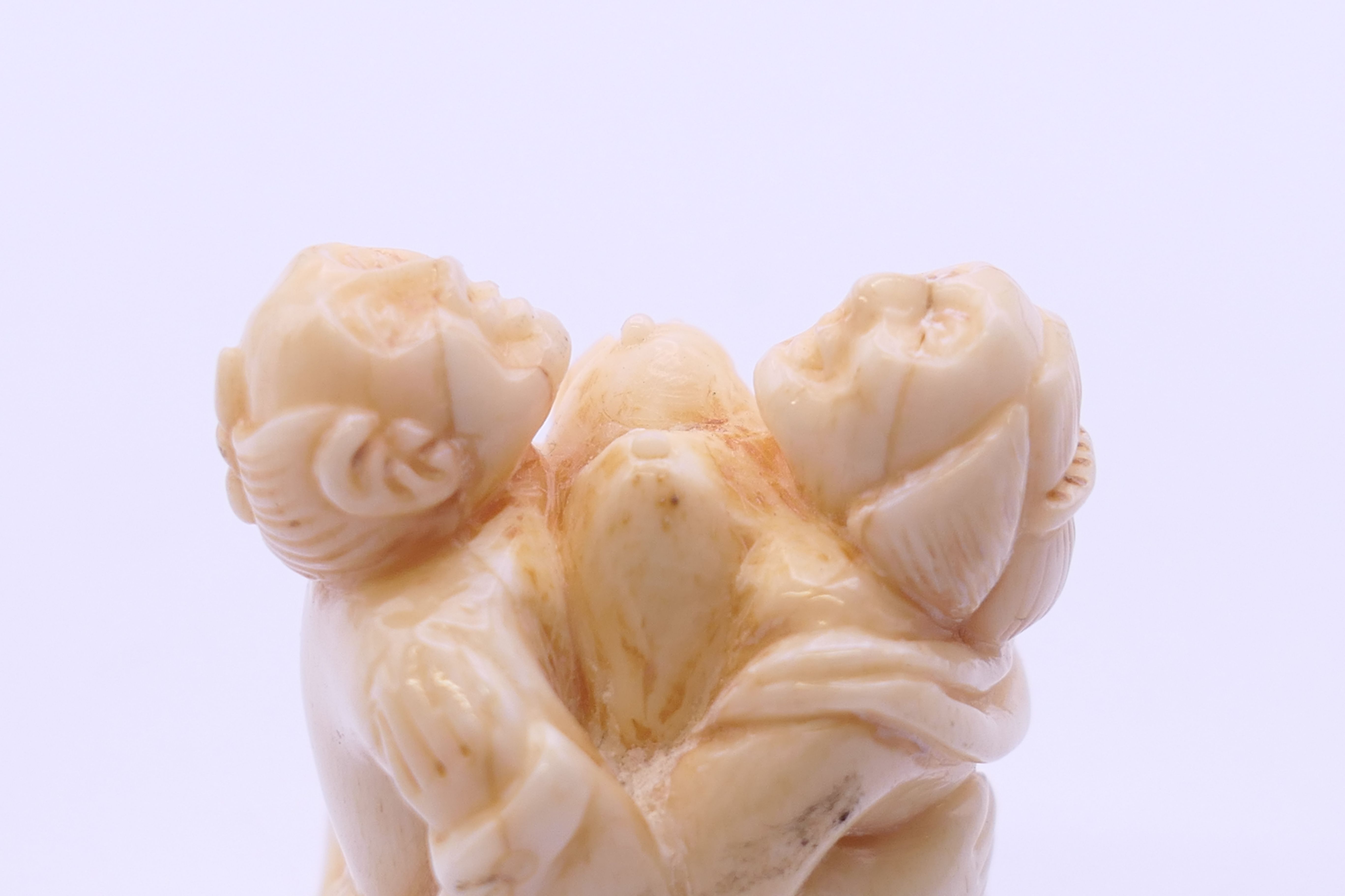 An erotic bone carving. 4 cm high. - Image 3 of 7