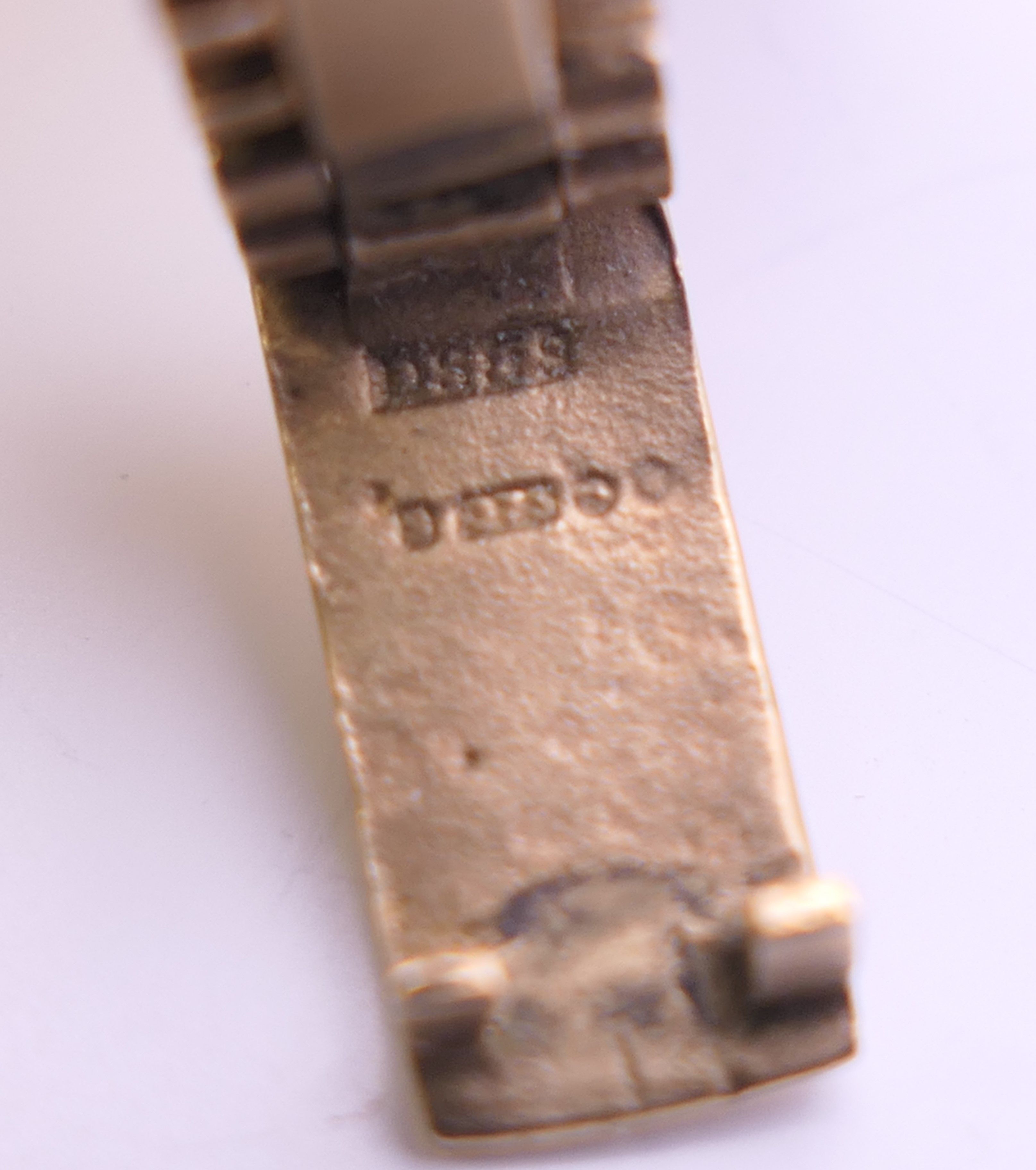 A 9 ct gold ladies Rolex Tudor wristwatch. 2 cm wide. 30.4 grammes total weight. - Image 7 of 11