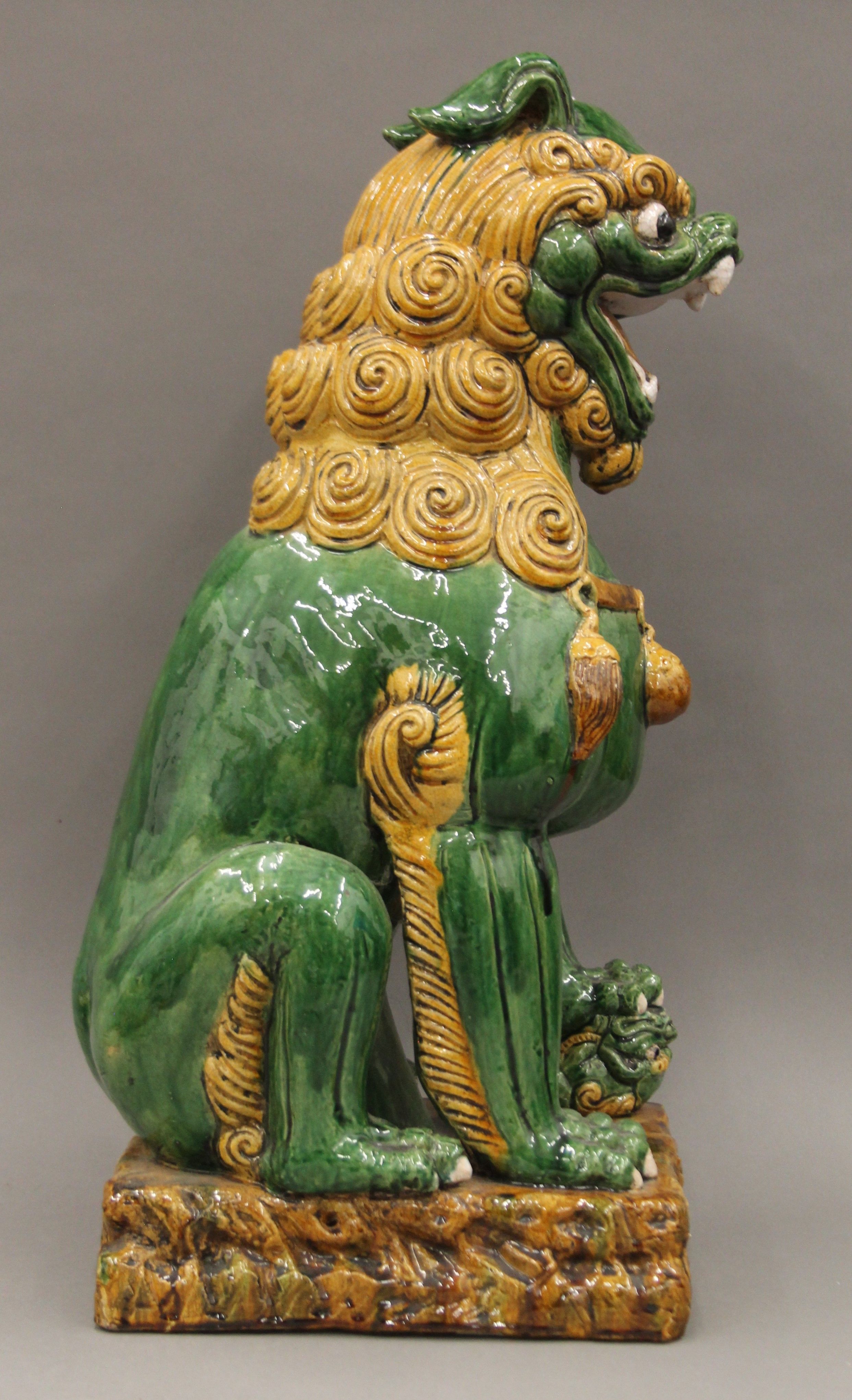 A large Chinese pottery dog-of-fo. 60 cm high. - Image 4 of 6