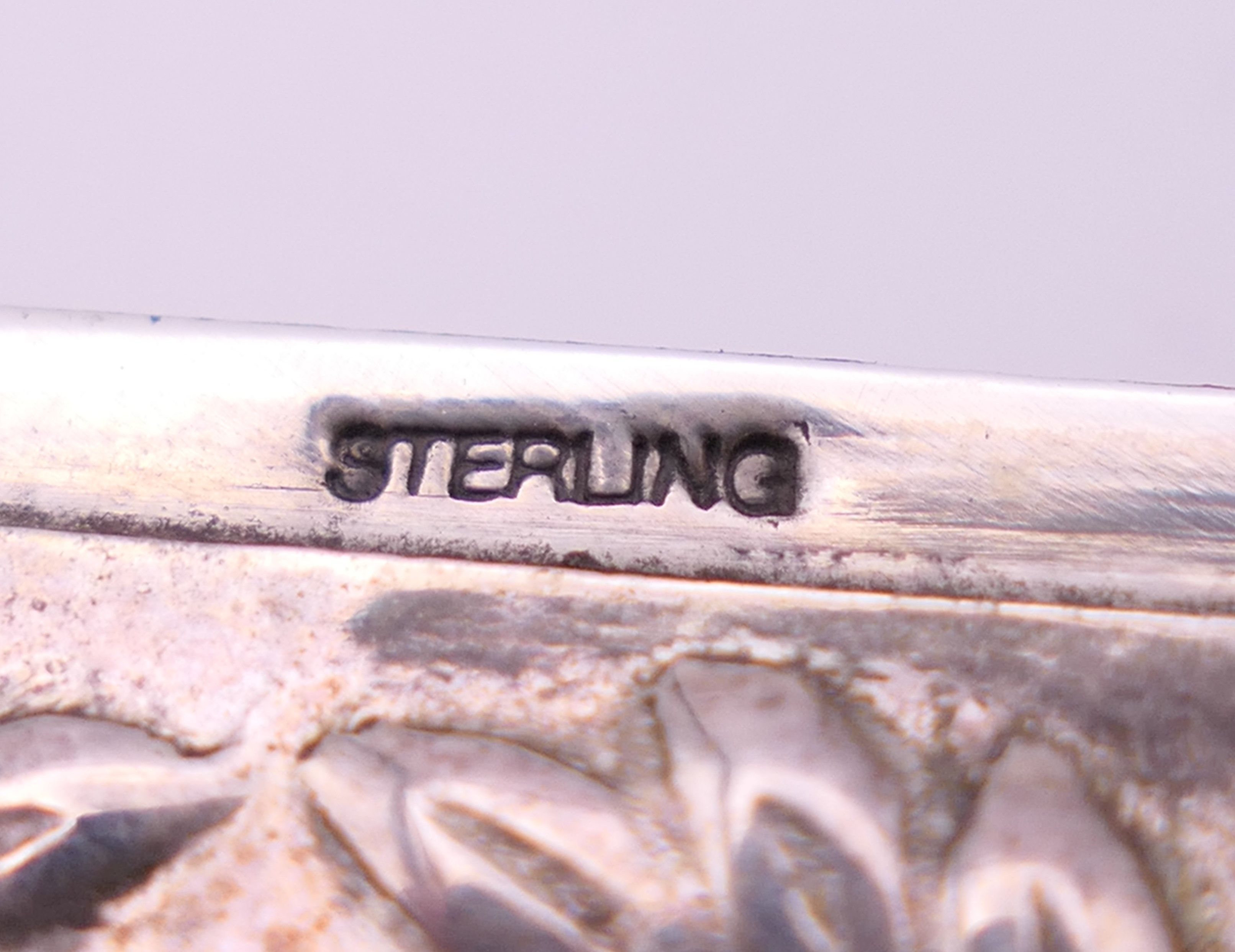 A sterling silver 925 Masonic vesta case. 4 cm wide. 40.7 grammes. - Image 5 of 5