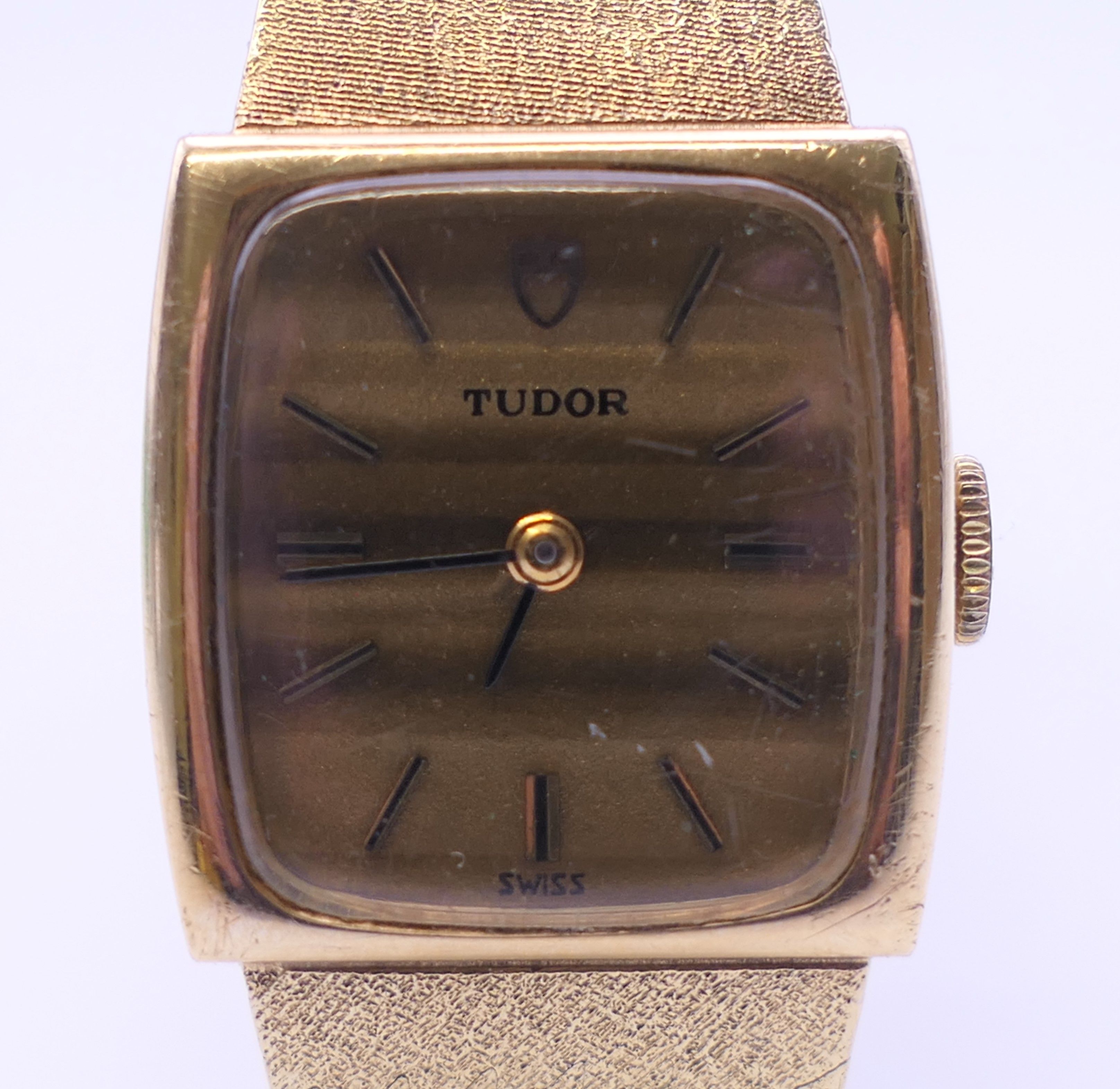 A 9 ct gold ladies Rolex Tudor wristwatch. 2 cm wide. 30.4 grammes total weight. - Image 11 of 11