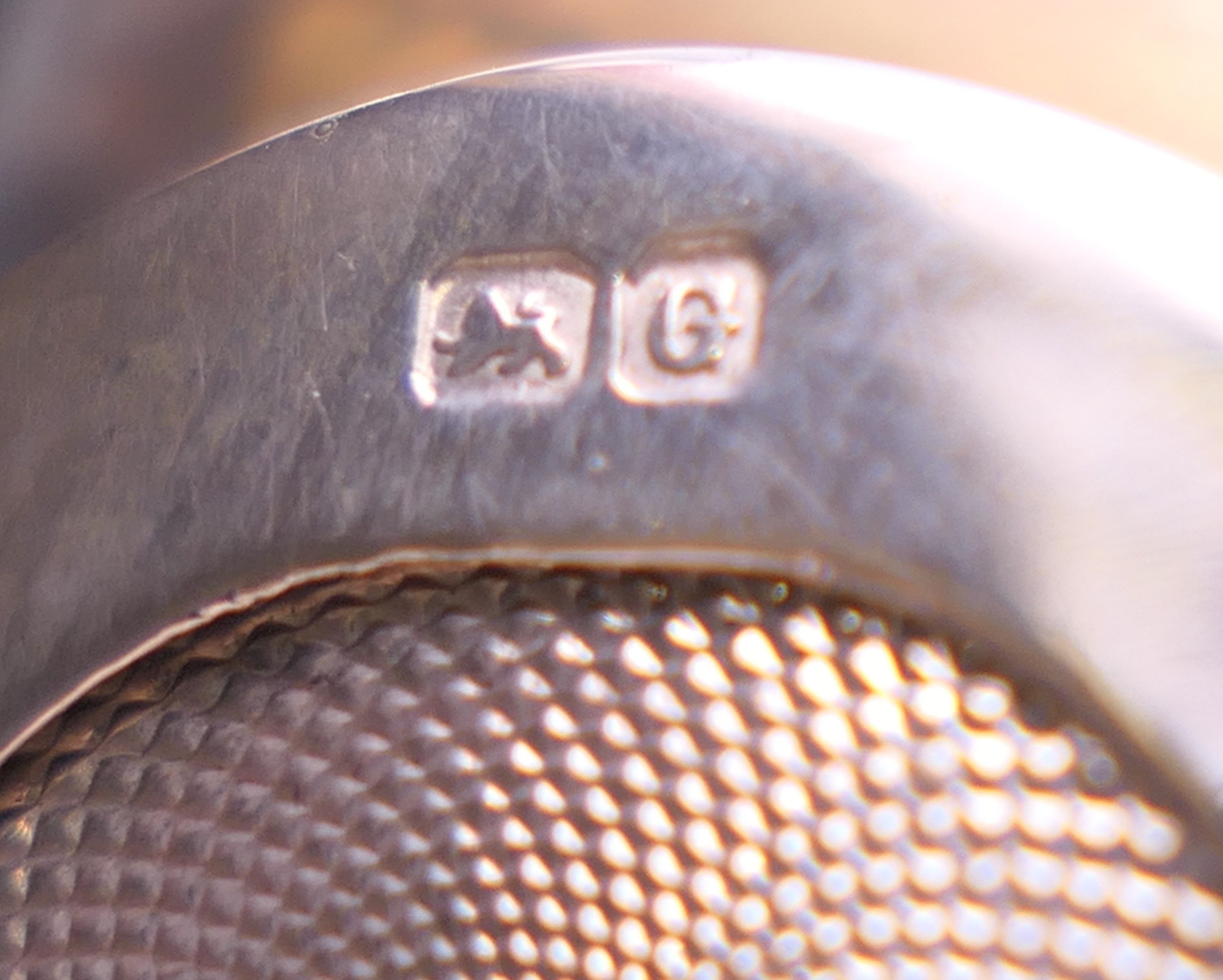 A Victorian silver vesta/single sovereign case, inscribed T H SILK, Chester 1890. 6.5 cm wide. 32. - Image 6 of 10