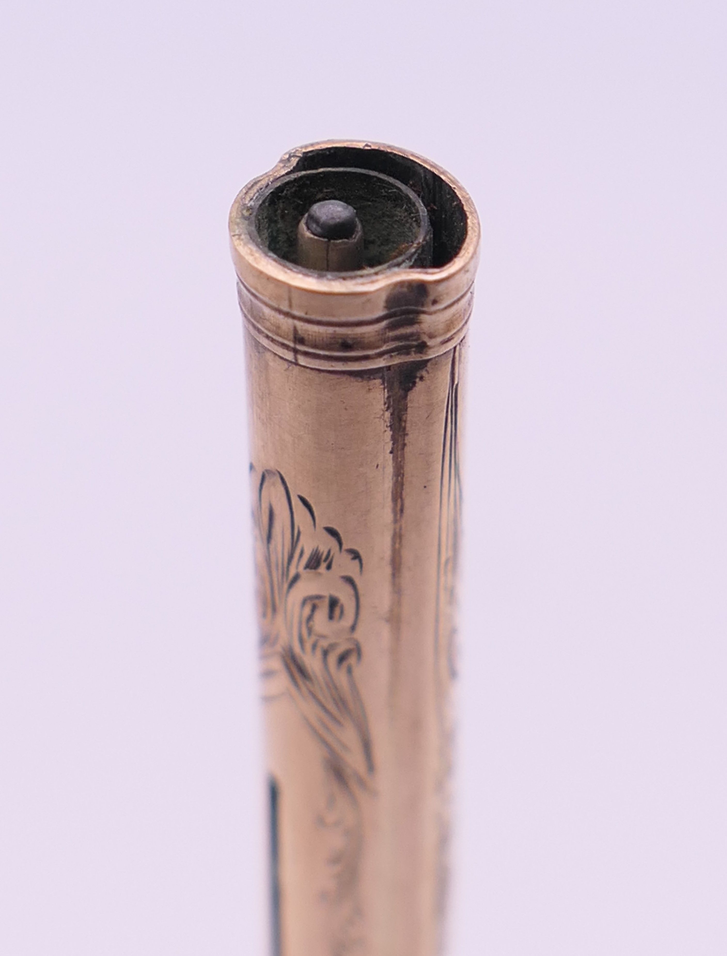 A Victorian combination propelling pen and pencil. 9.5 cm long. - Image 5 of 6