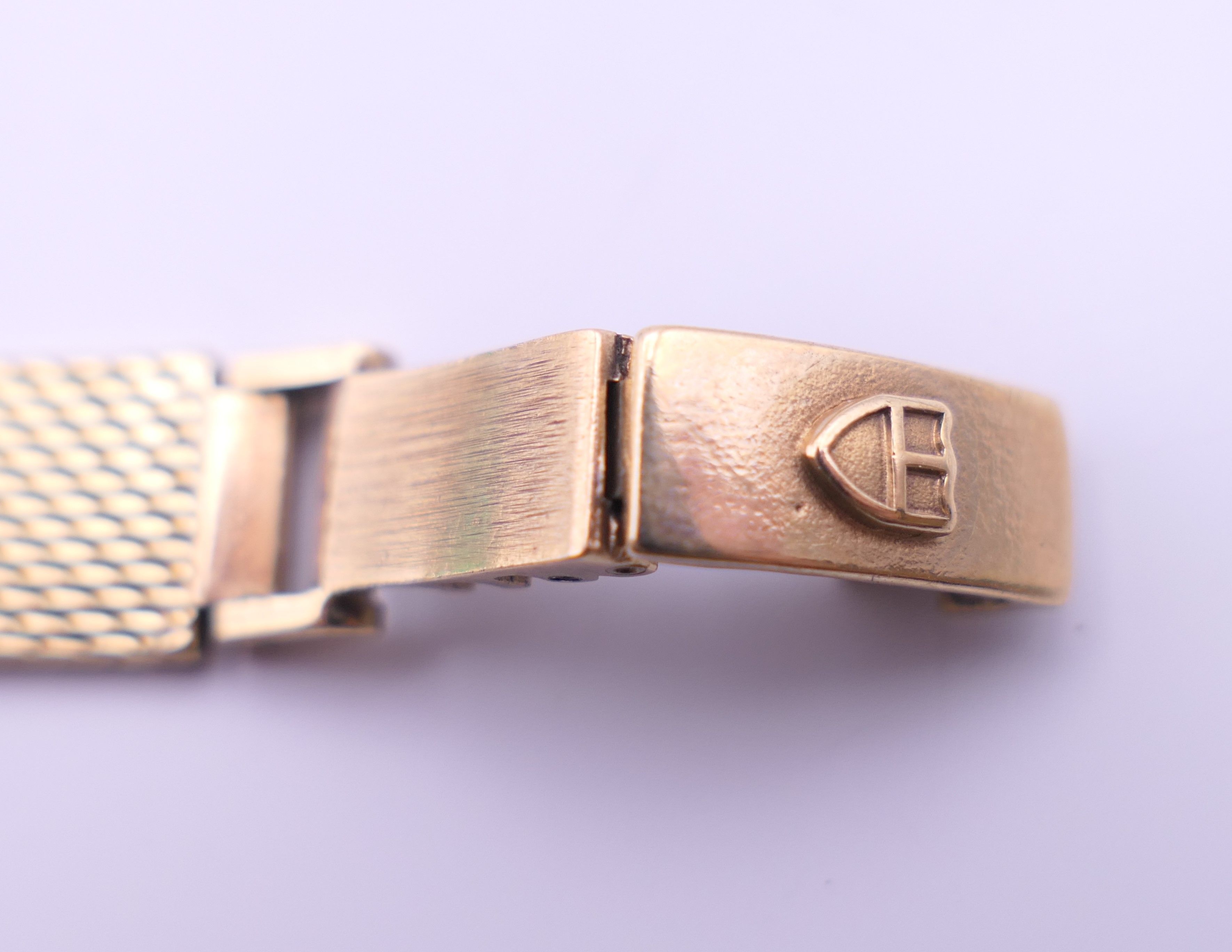 A 9 ct gold ladies Rolex Tudor wristwatch. 2 cm wide. 30.4 grammes total weight. - Image 6 of 11