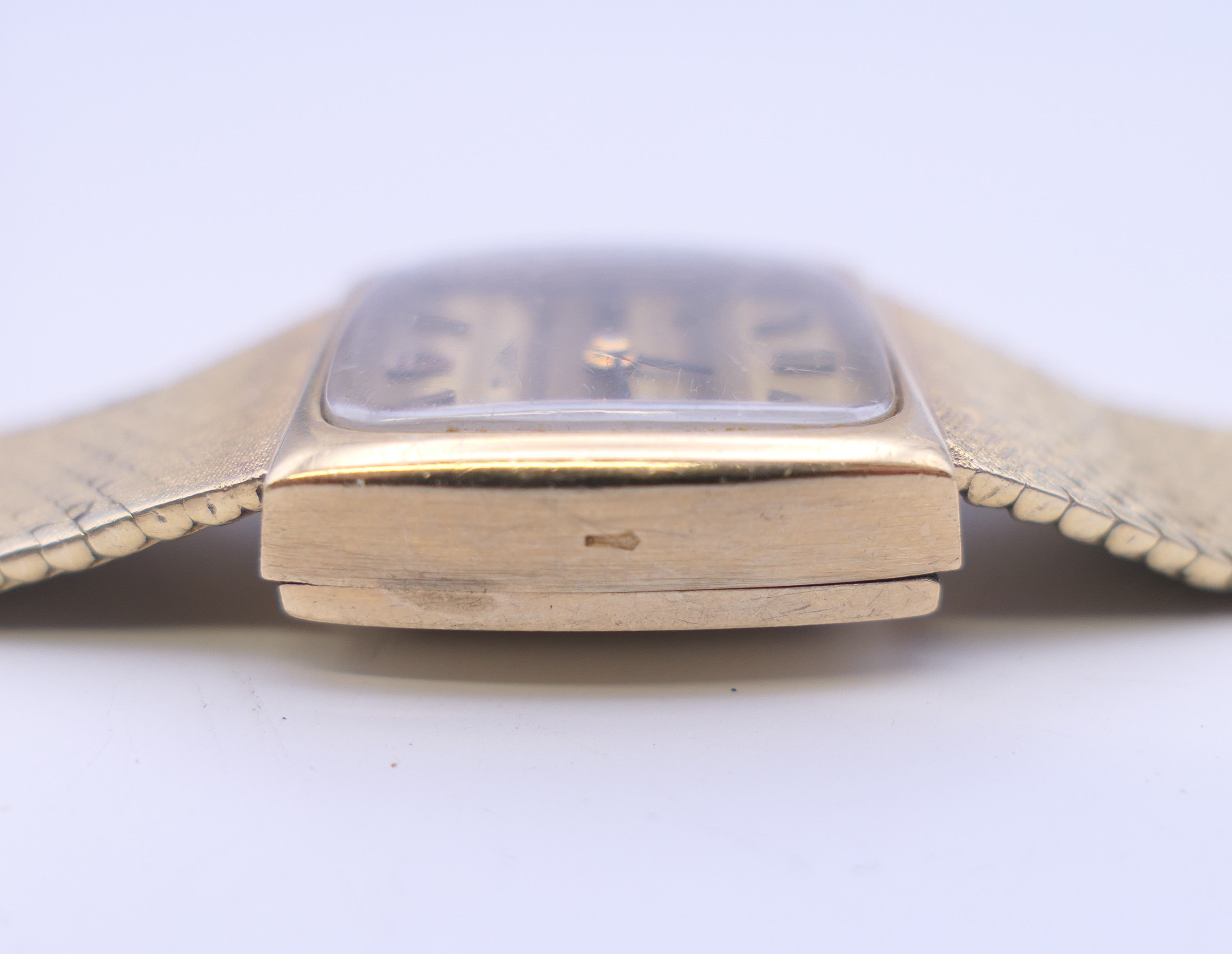 A 9 ct gold ladies Rolex Tudor wristwatch. 2 cm wide. 30.4 grammes total weight. - Image 4 of 11