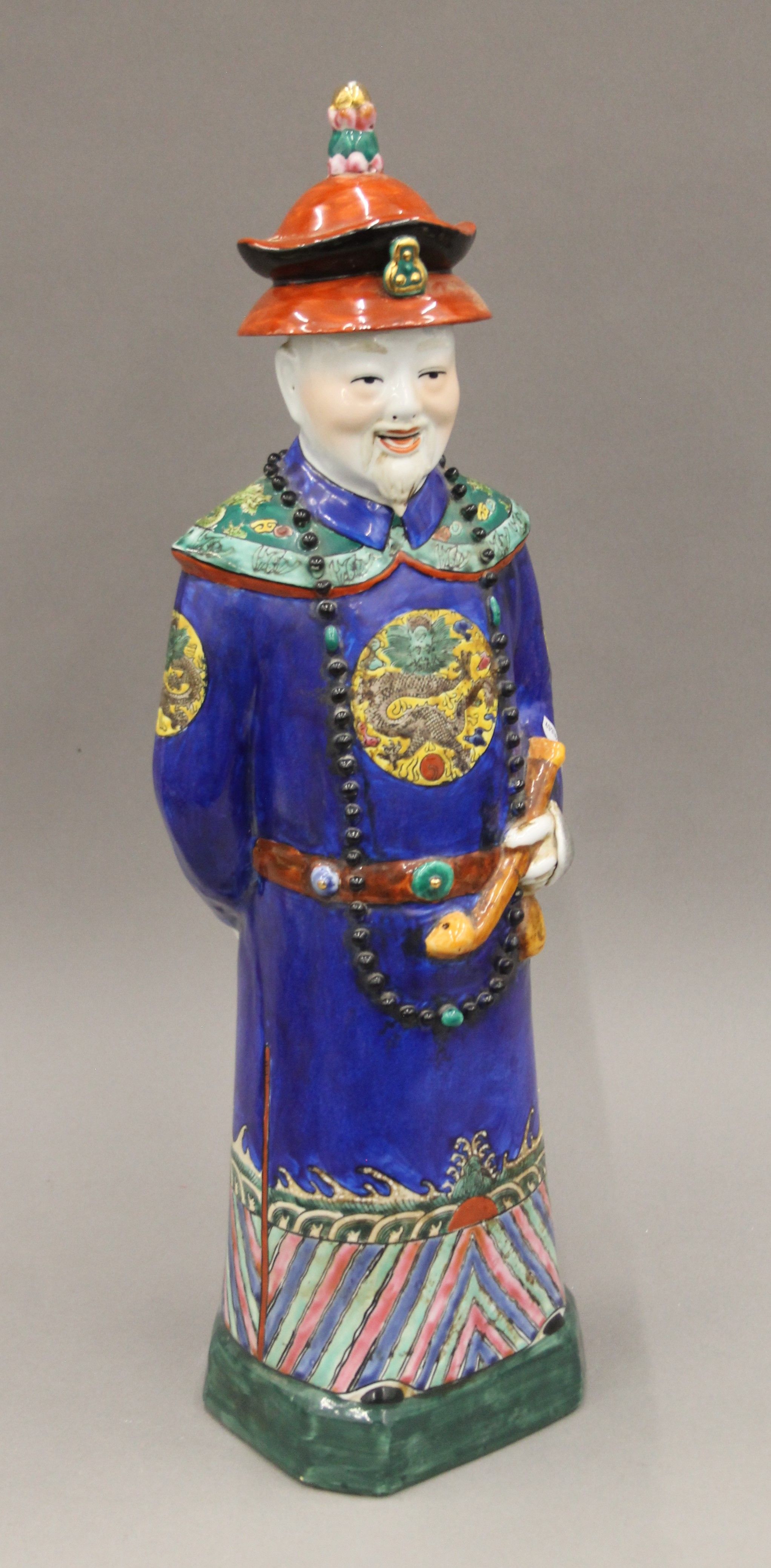 Two Chinese porcelain figures of dignities. The largest 55 cm high. - Image 9 of 11