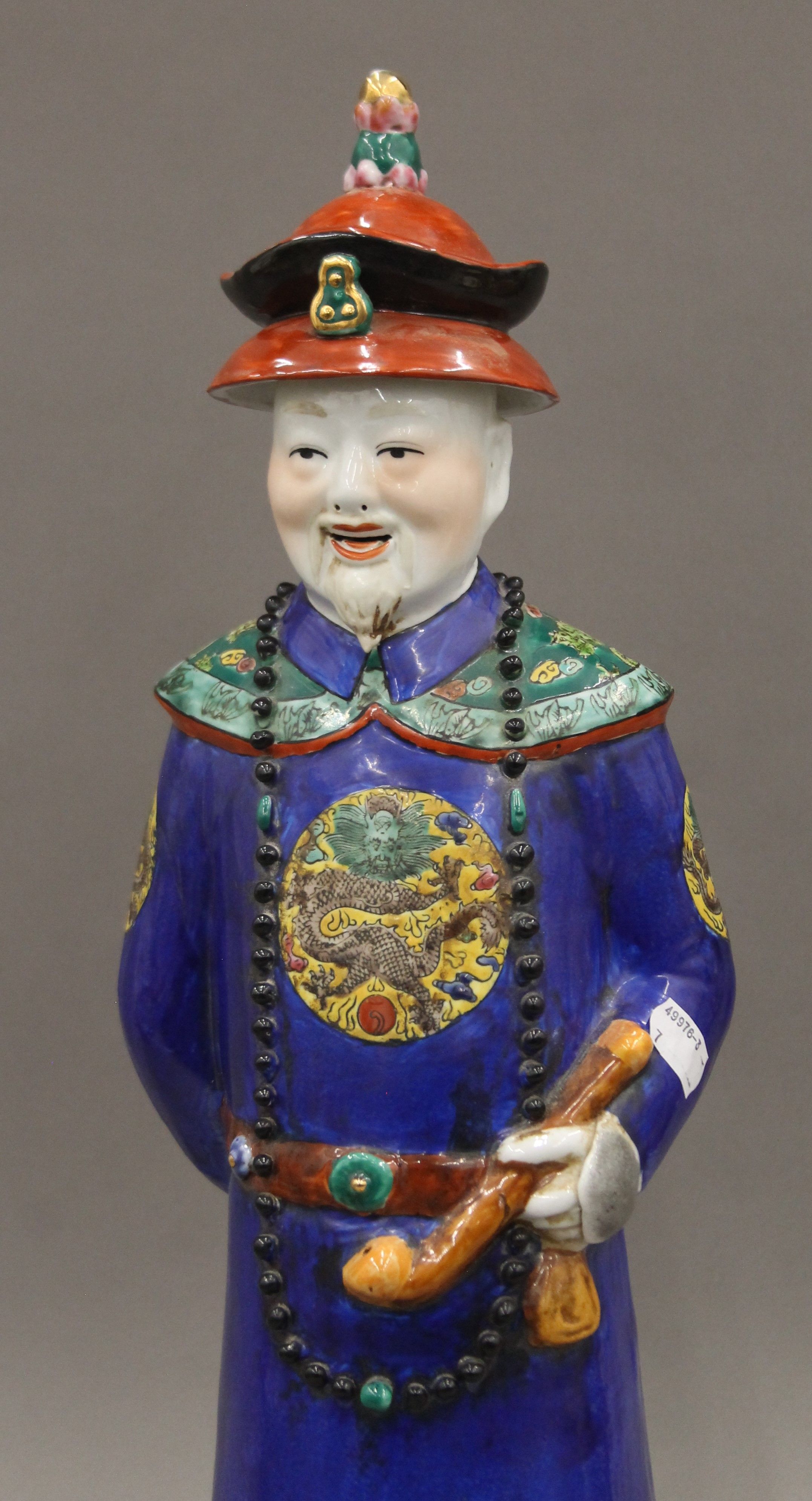 Two Chinese porcelain figures of dignities. The largest 55 cm high. - Image 8 of 11