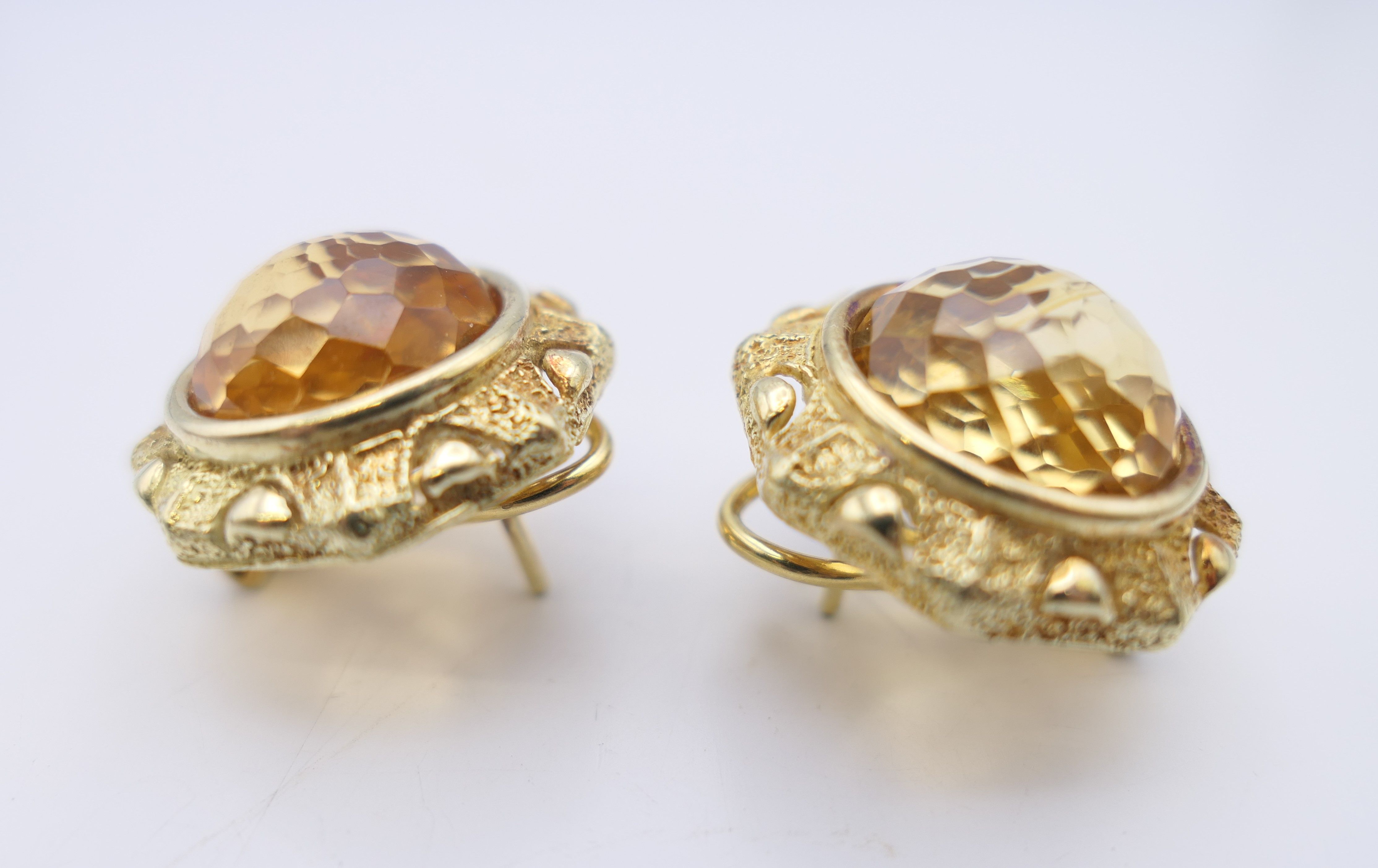 A pair of 18 ct gold citrine earrings and matching pendant. The pendant 3 cm high. 24. - Bild 15 aus 15