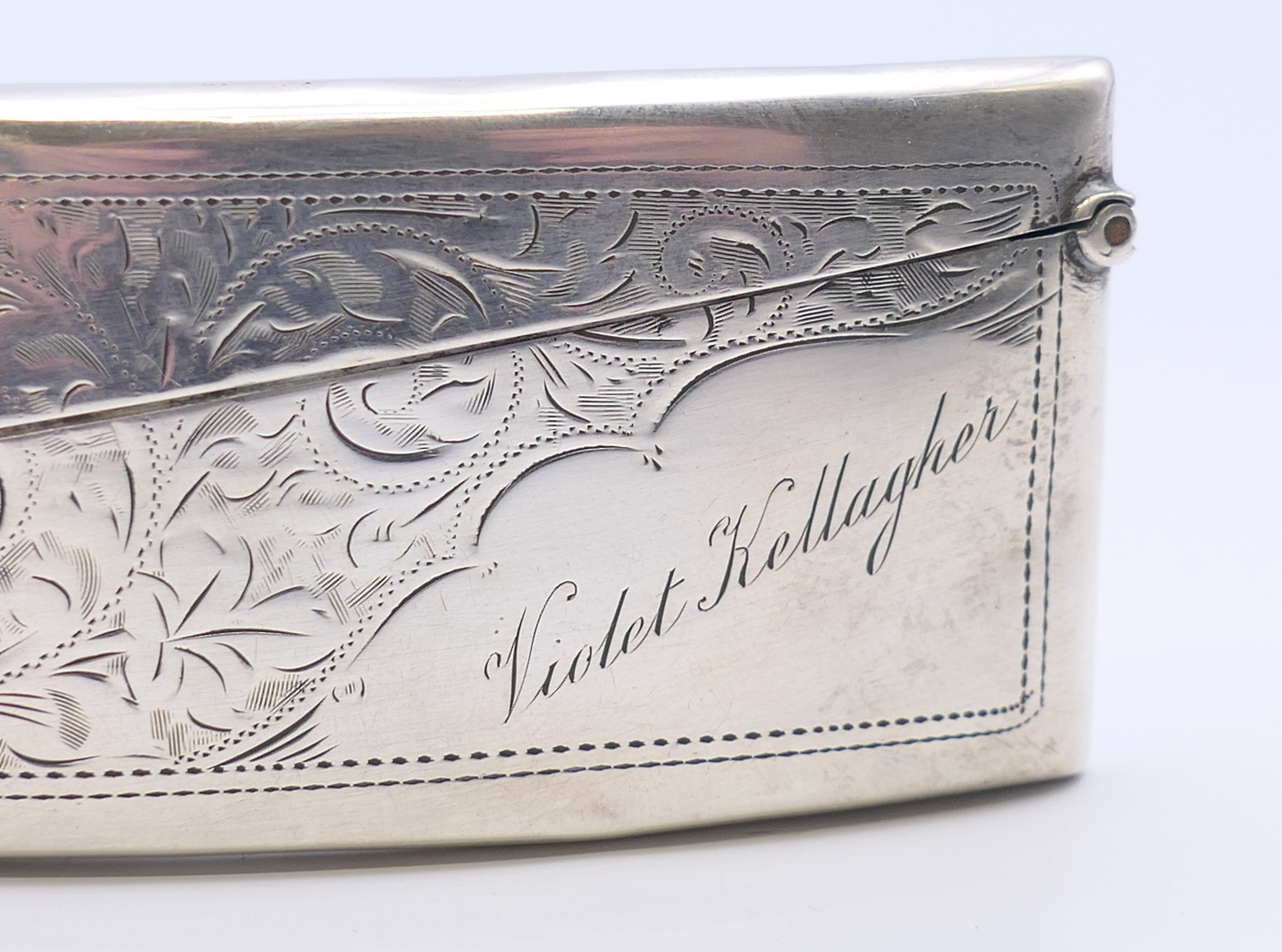 A silver visiting card case, hallmarked Chester 1912. 8 cm long. - Image 2 of 6