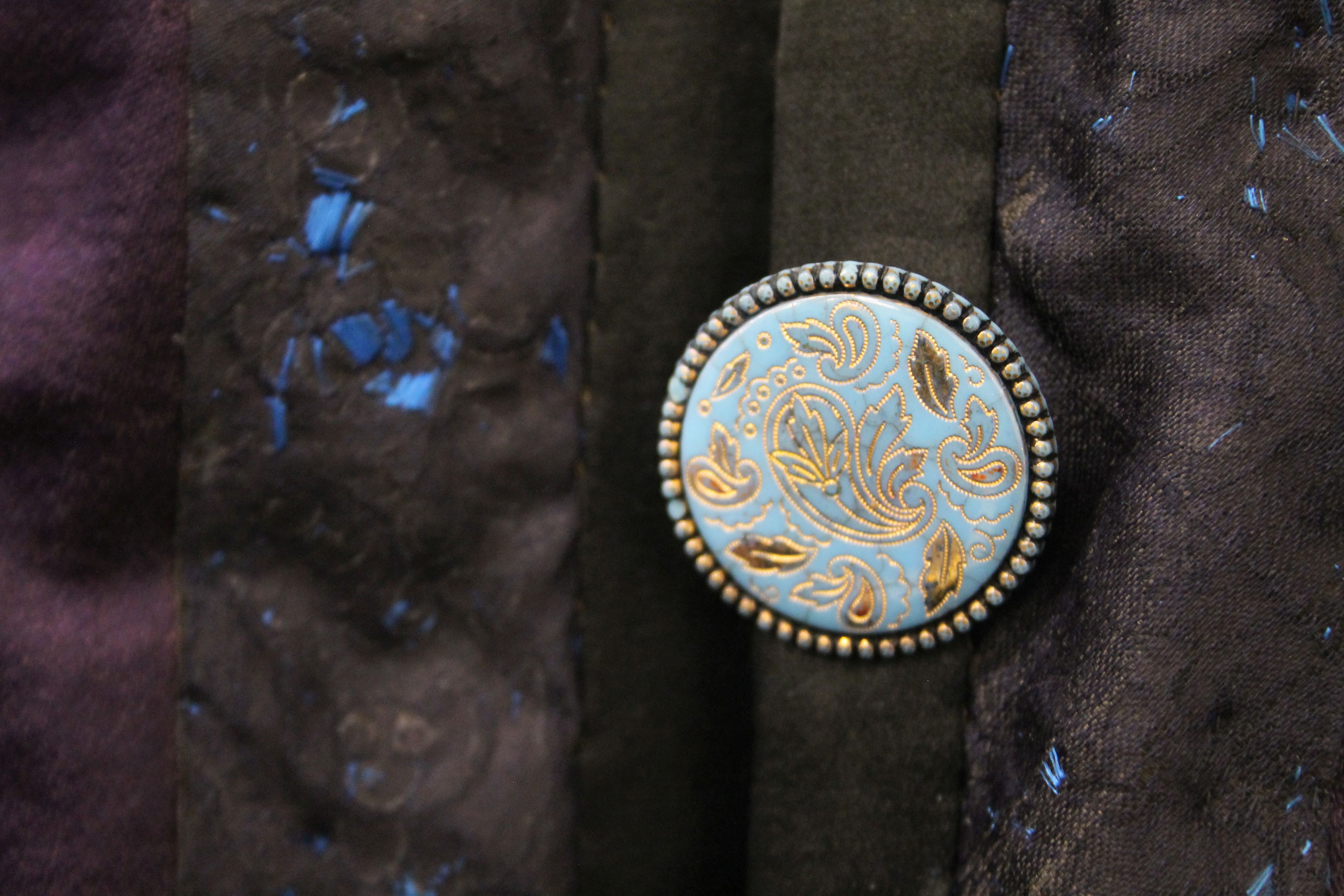 An embroidered silk kimono. 130 cm long. - Image 5 of 5