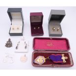 A small quantity of various jewellery, etc.