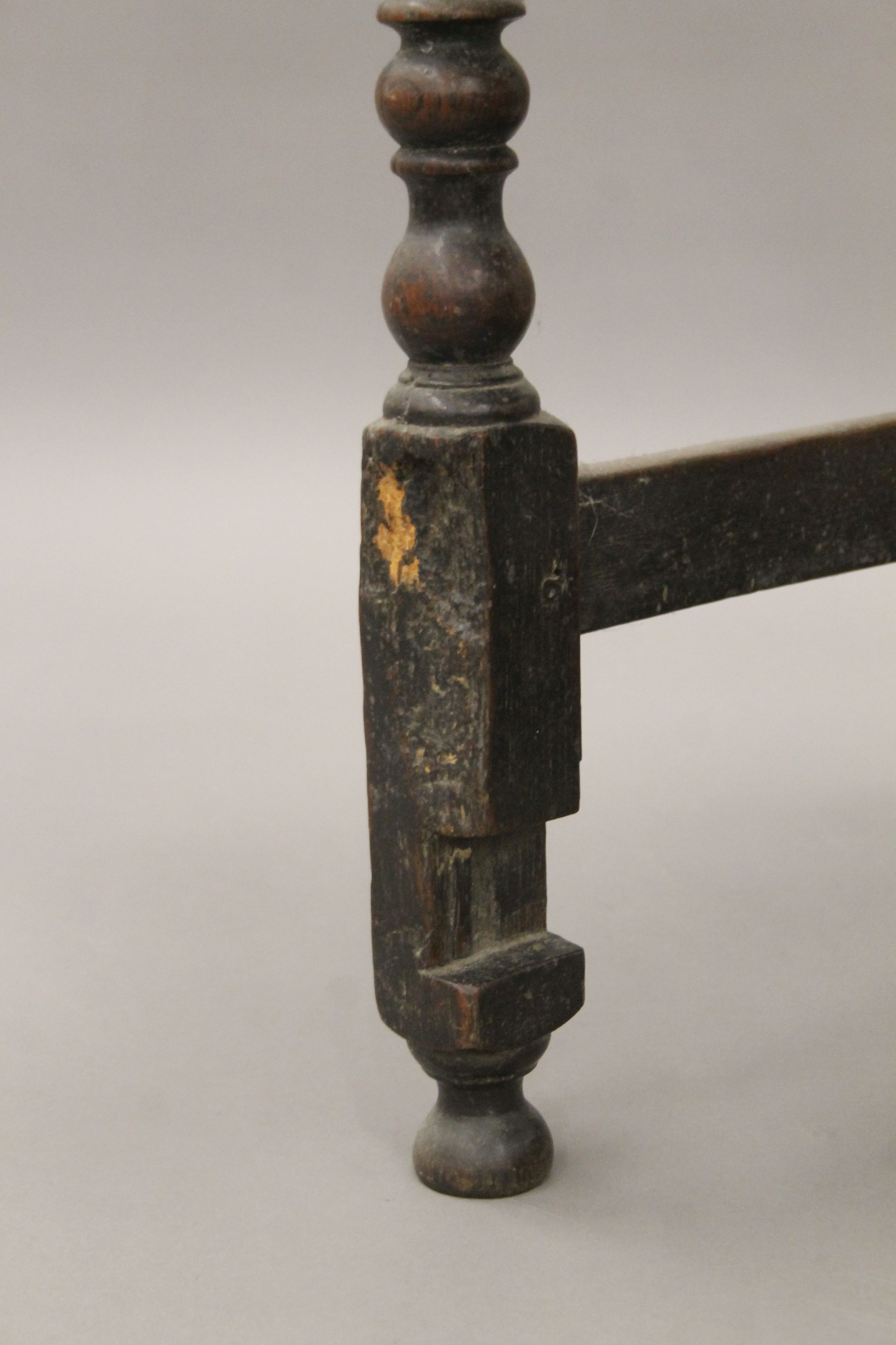 An 18th/19th century gate leg table. 89 cm long. - Image 5 of 8