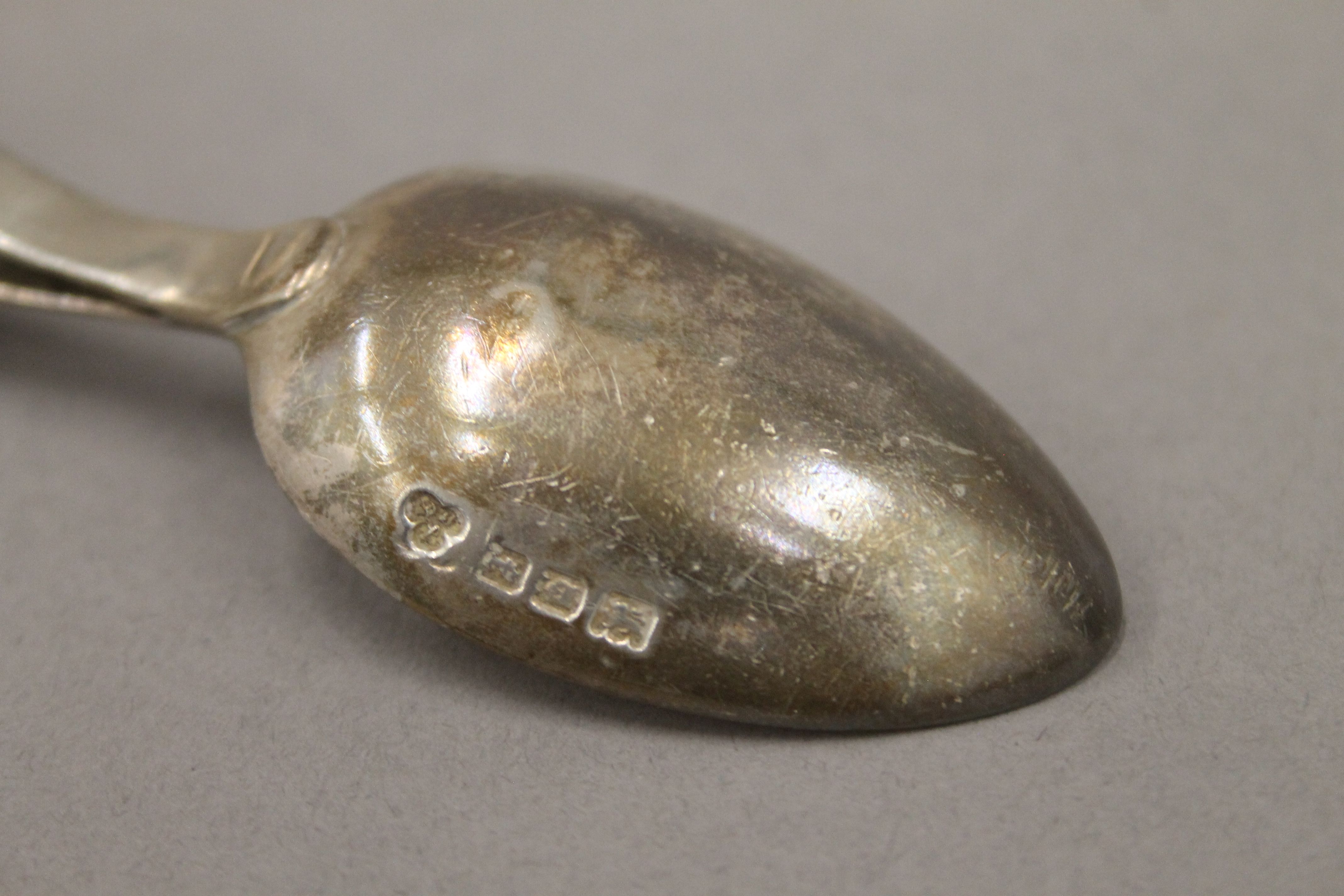 A silver baby spoon and pusher, in Harrods box. The box 13.5 cm long. - Image 8 of 9