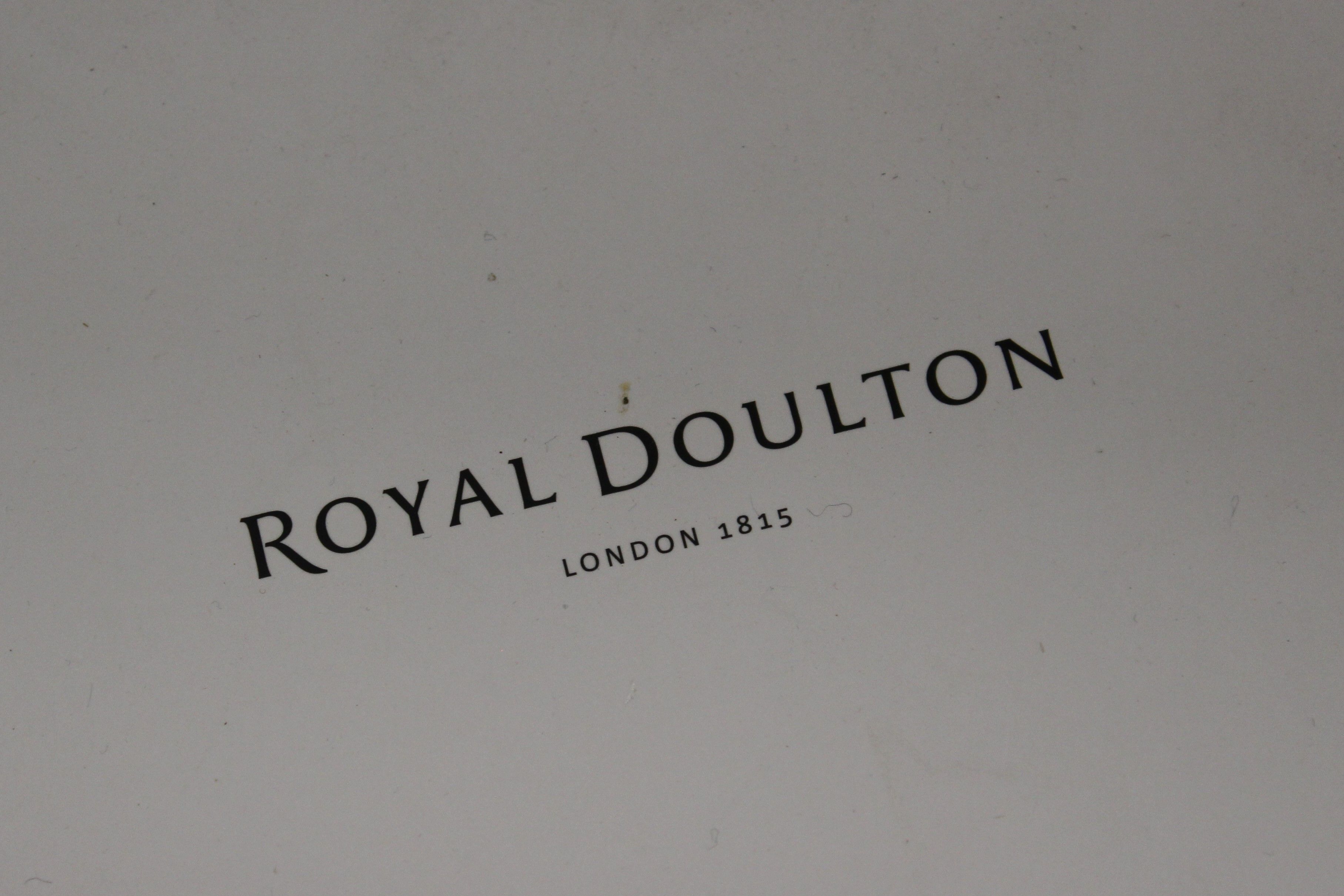 Two boxed limited edition Royal Doulton plates by Nick Walker: 'Mood Board', - Bild 8 aus 8